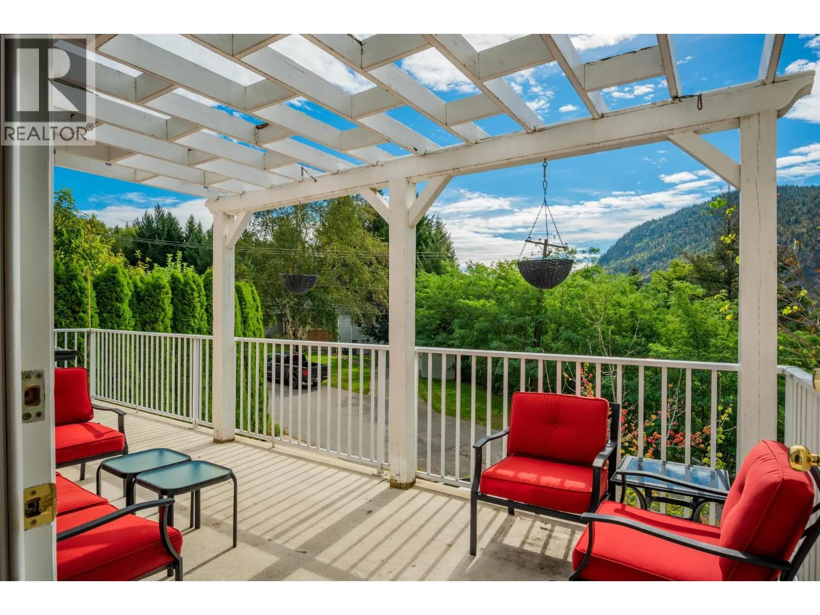 3301 LABURNUM Drive