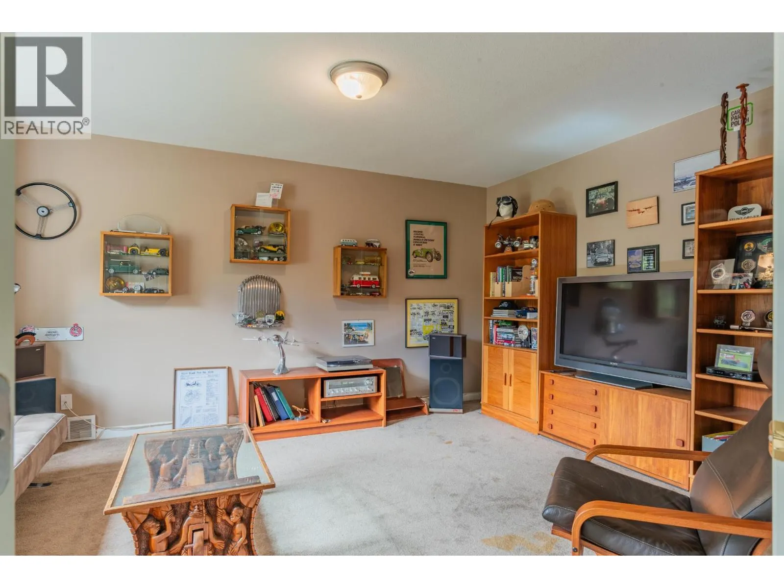 3301 LABURNUM Drive