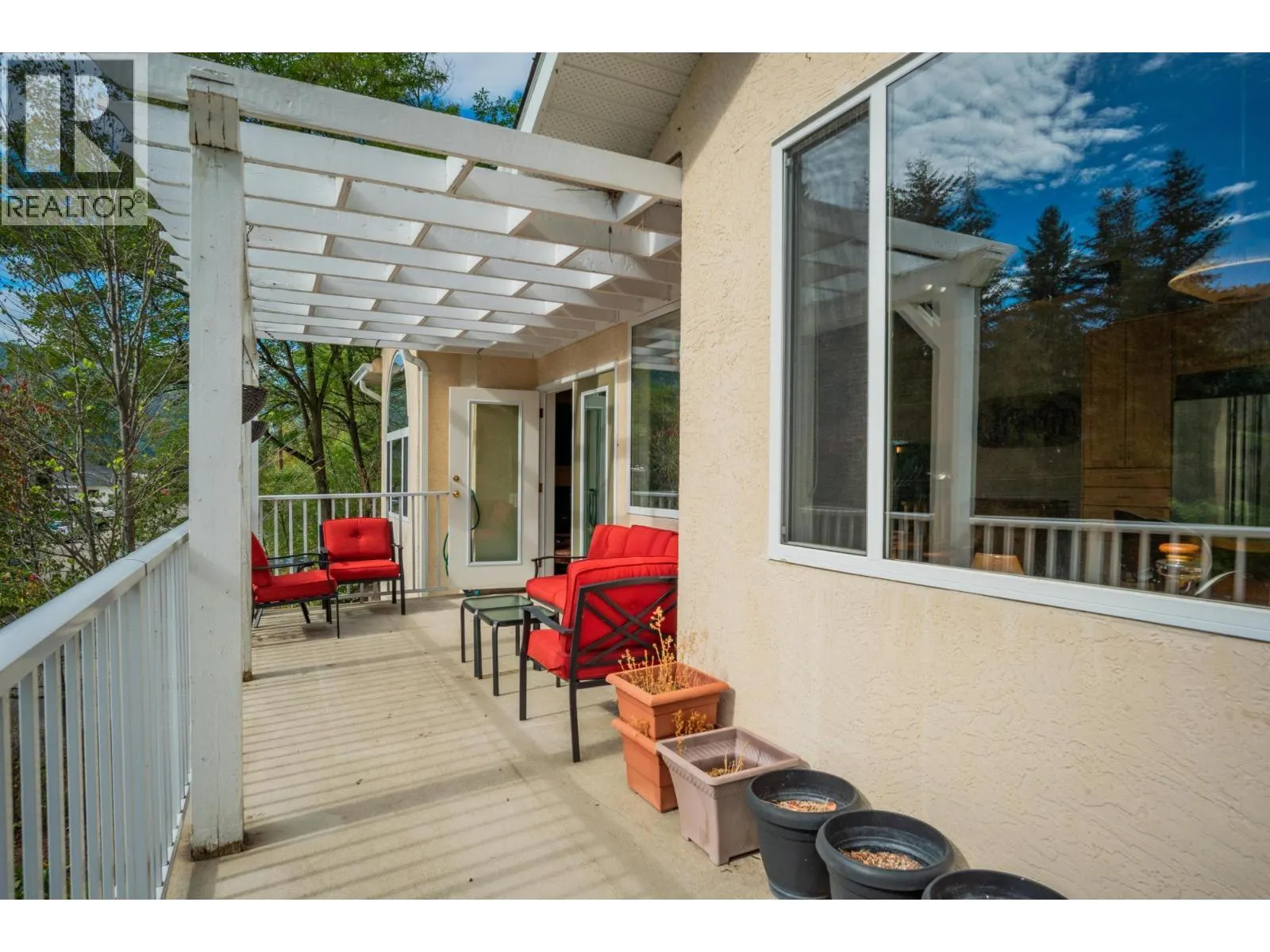 3301 LABURNUM Drive