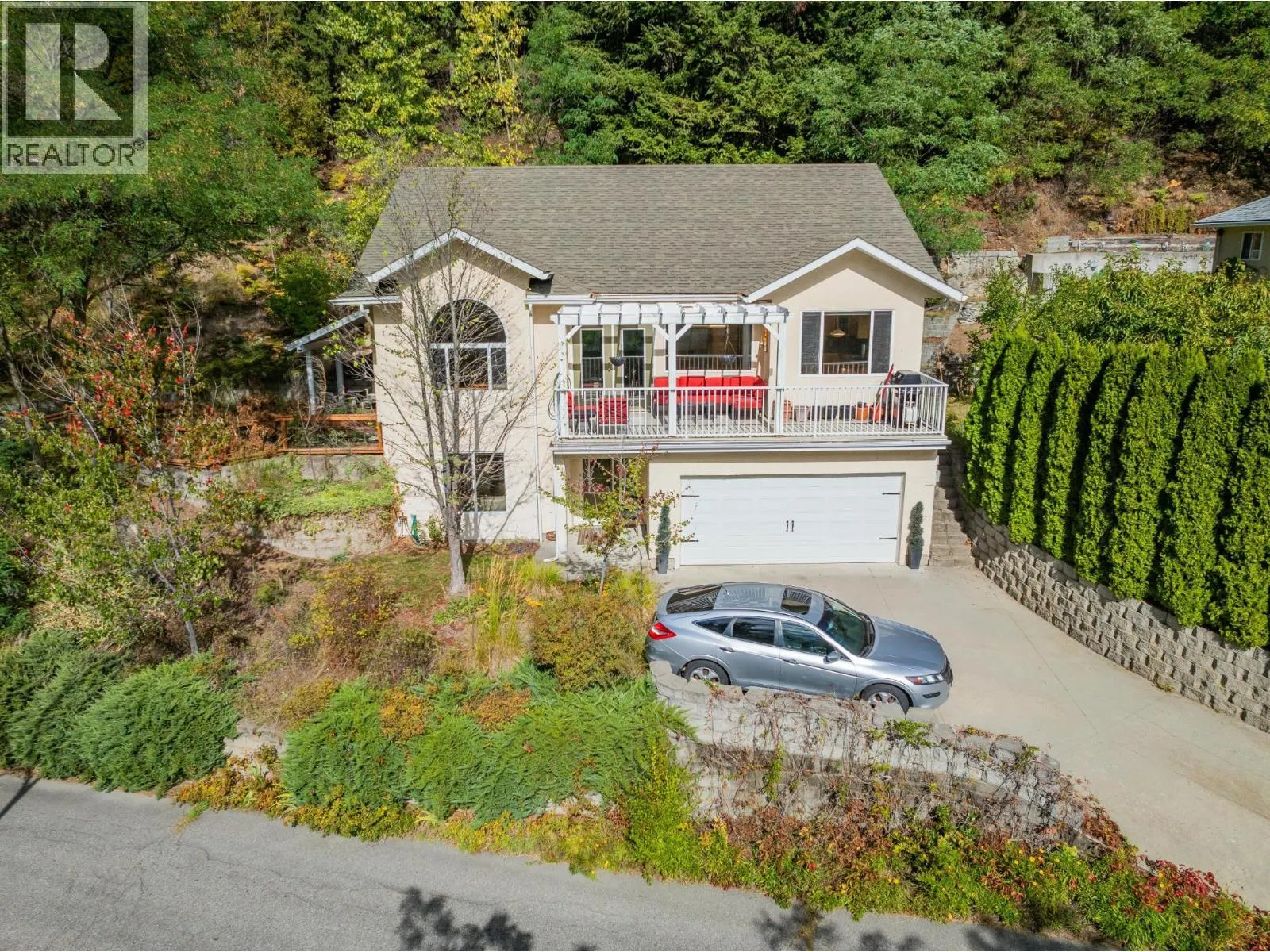 3301 LABURNUM Drive