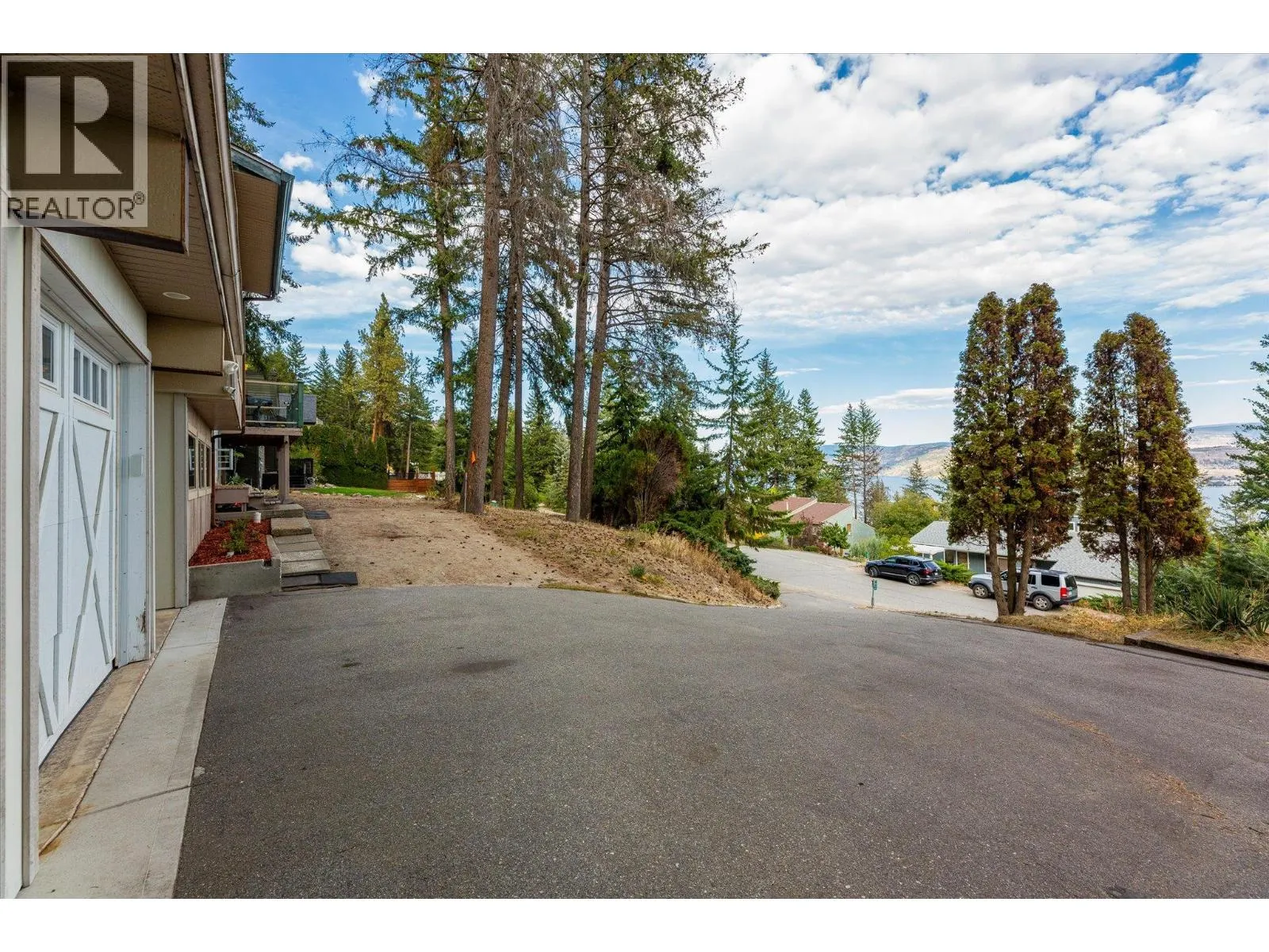 1644 SCOTT Crescent