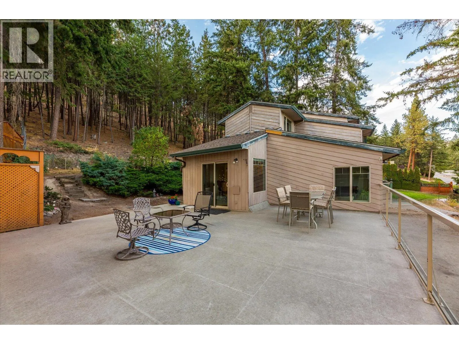 1644 SCOTT Crescent