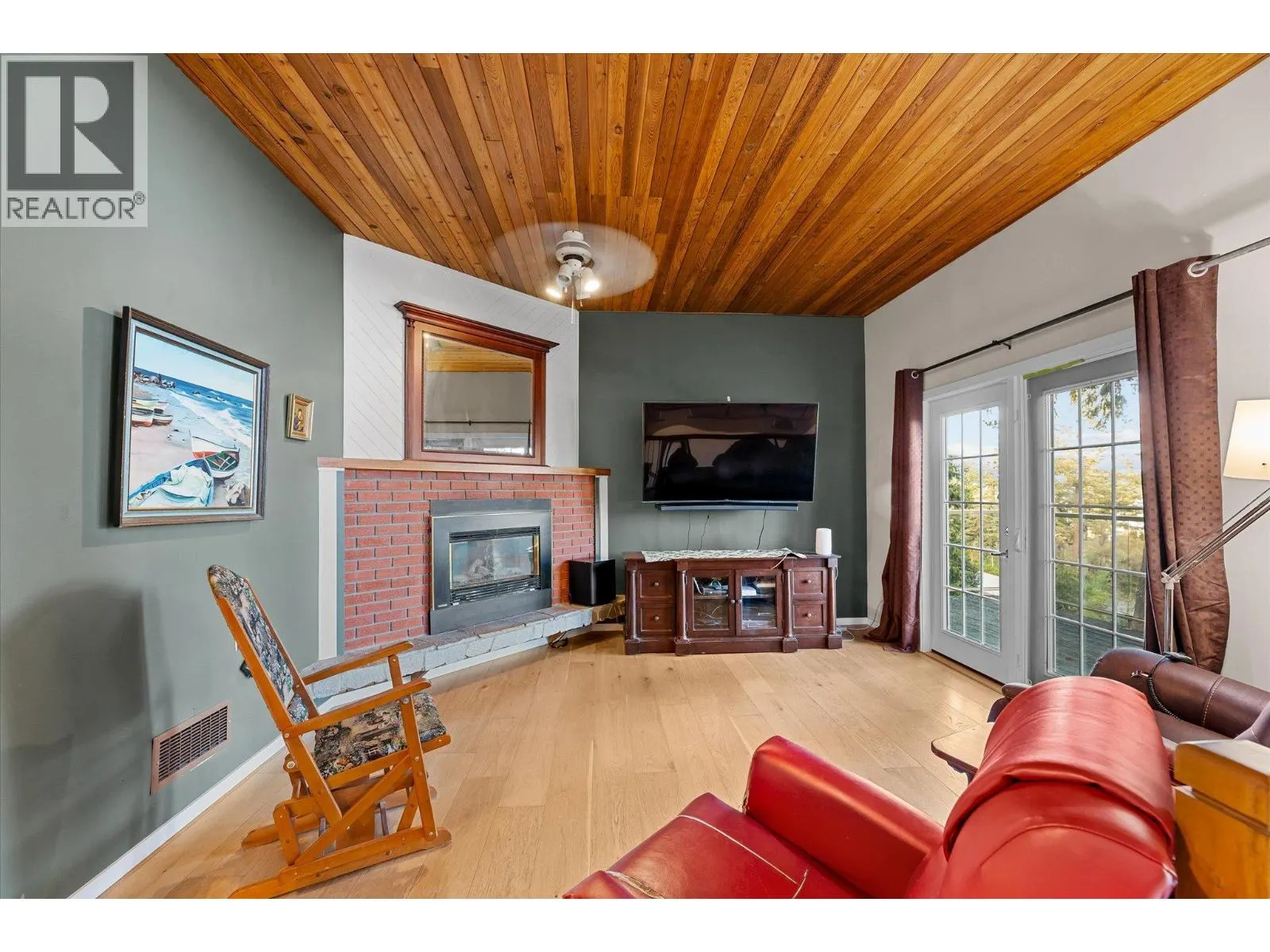 1644 SCOTT Crescent