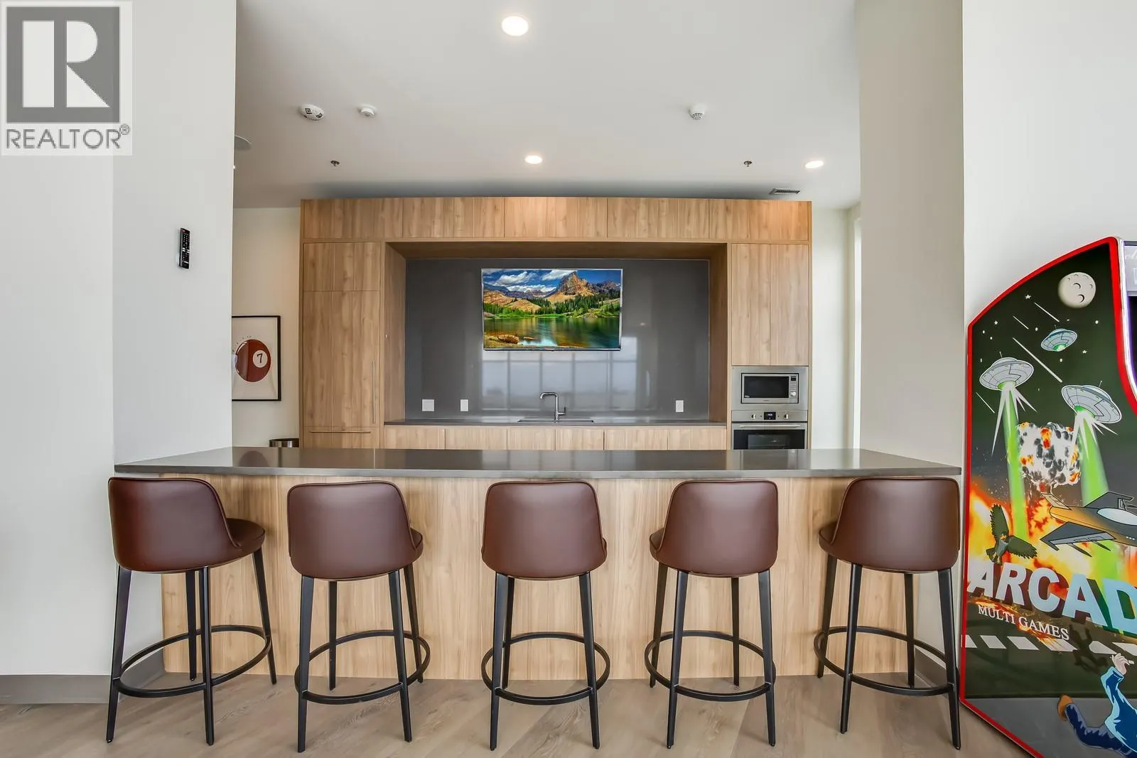 238 Leon Avenue Unit# 1504