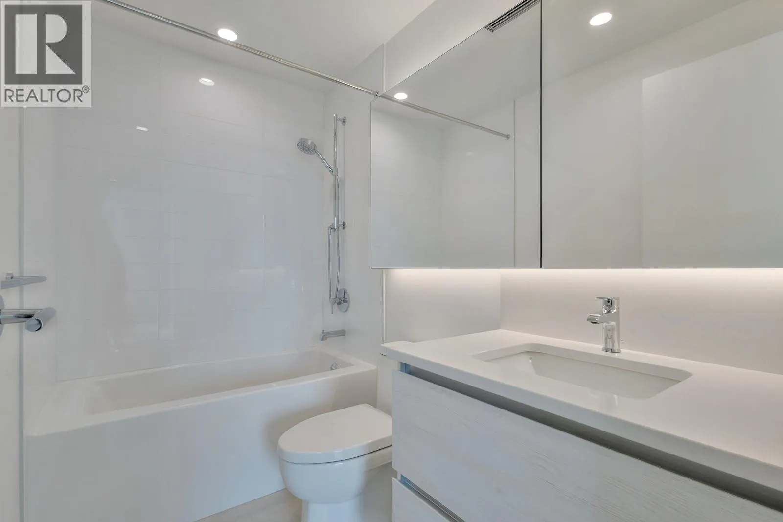 238 Leon Avenue Unit# 1504
