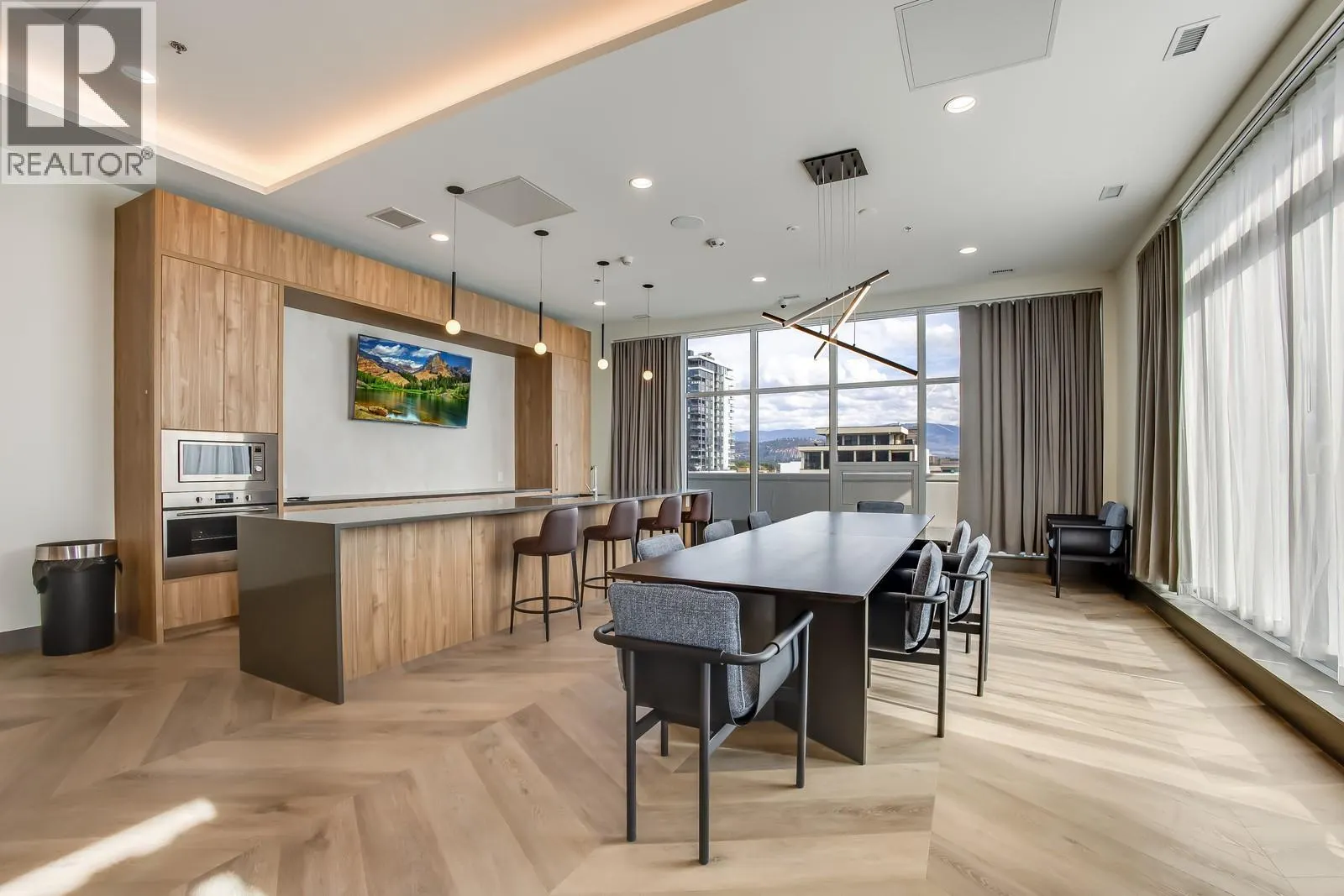 238 Leon Avenue Unit# 1504
