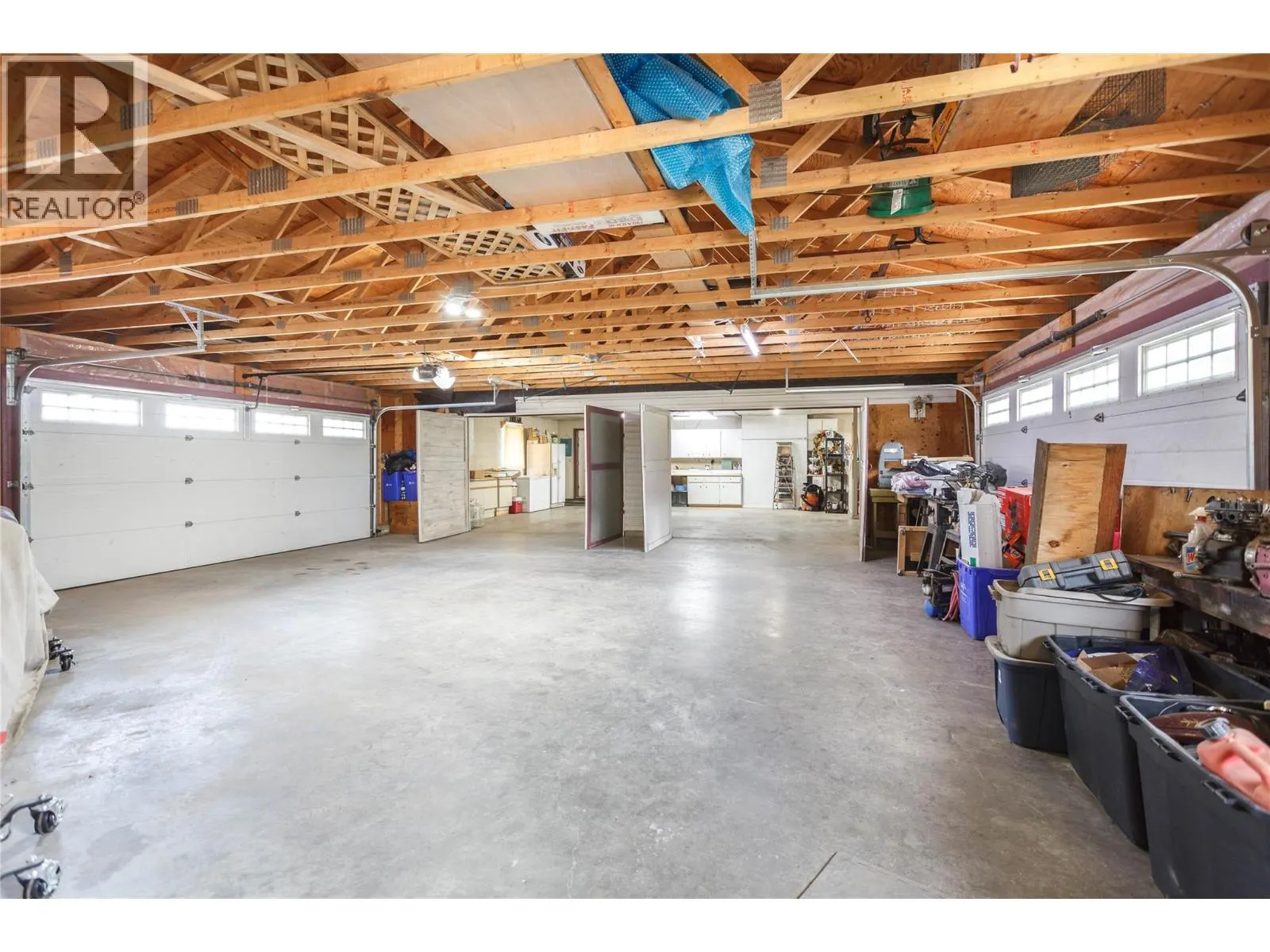 6655 Cosens Bay Road