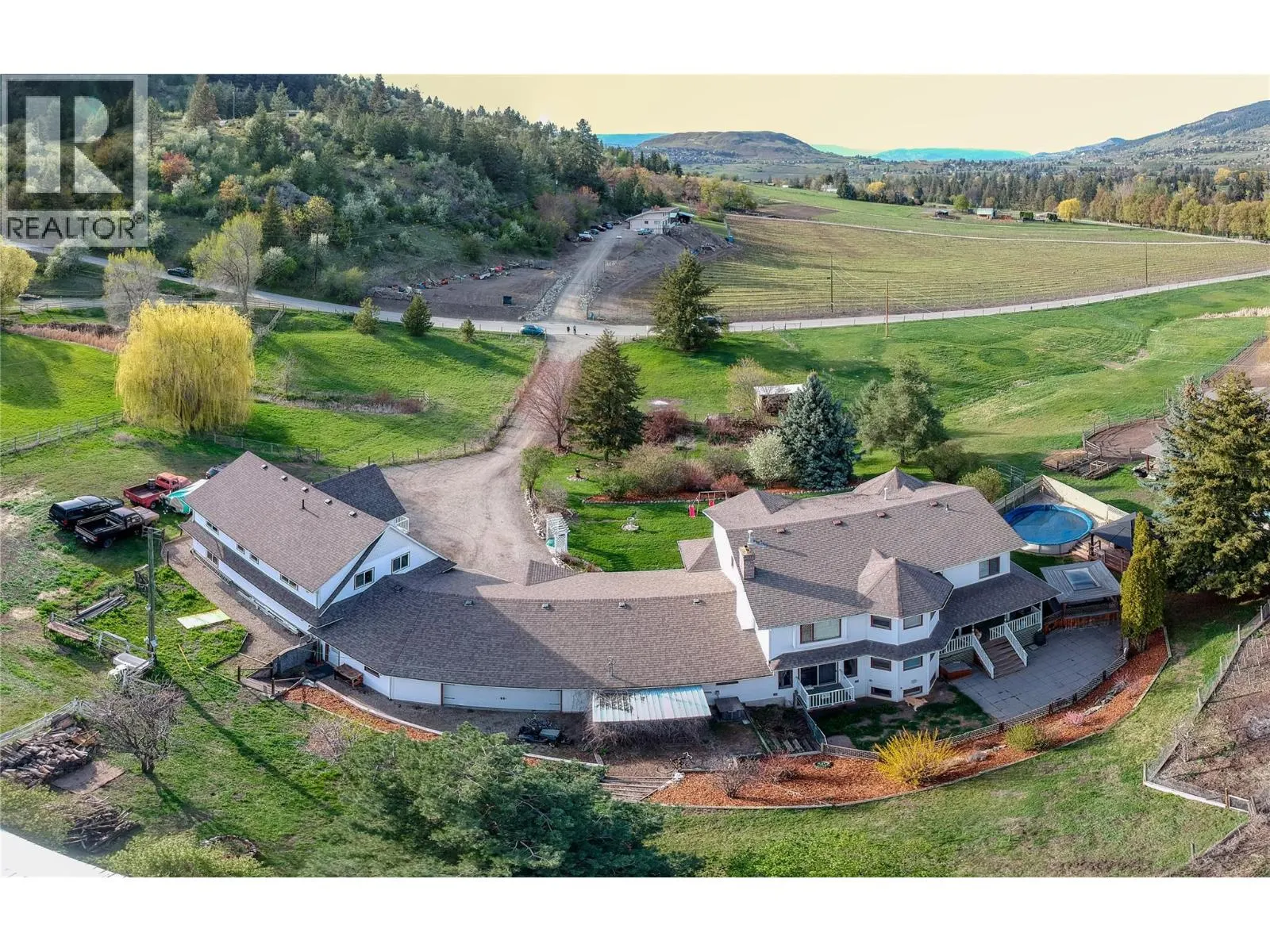 6655 Cosens Bay Road