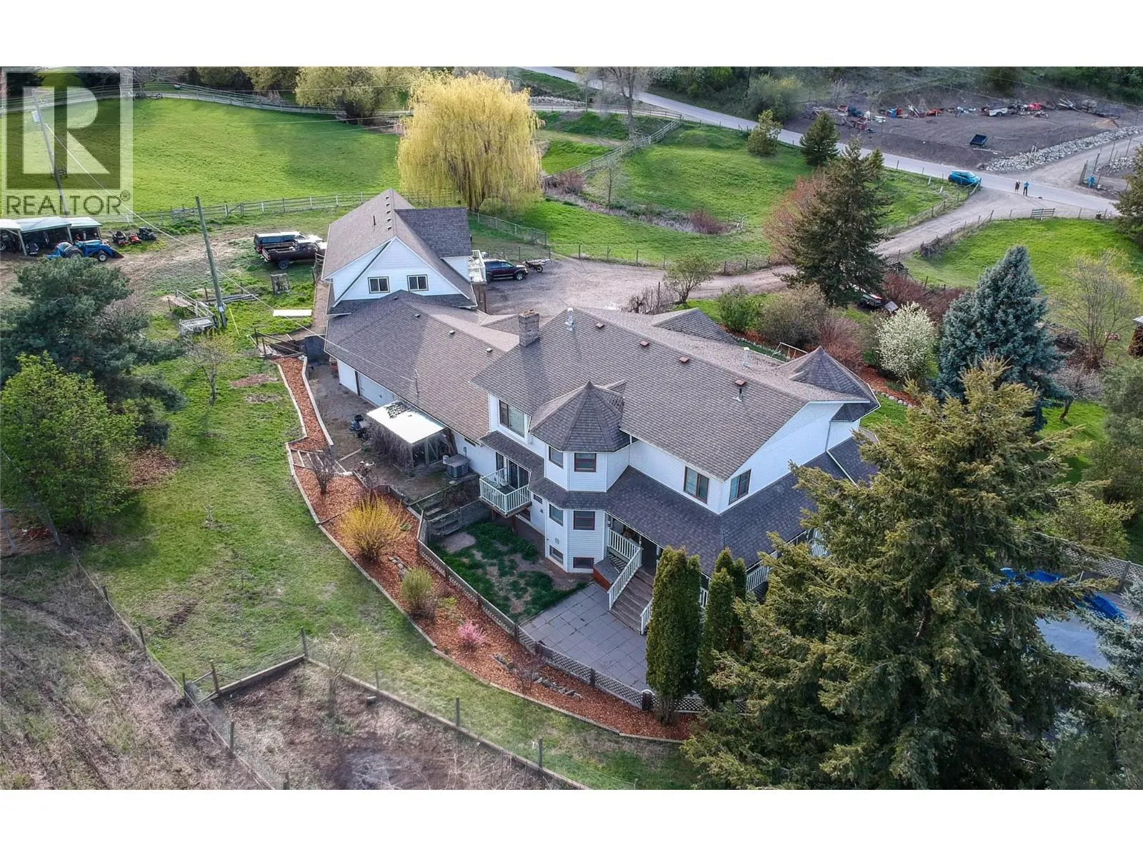 6655 Cosens Bay Road