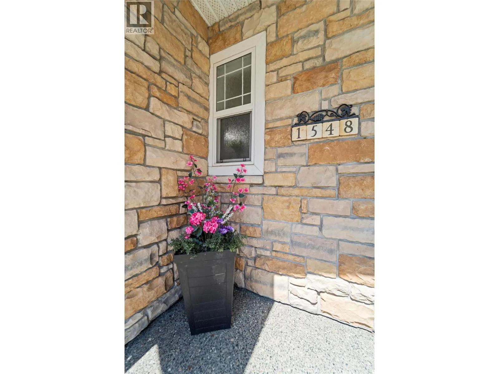 1548 ASSINIBOINE Road