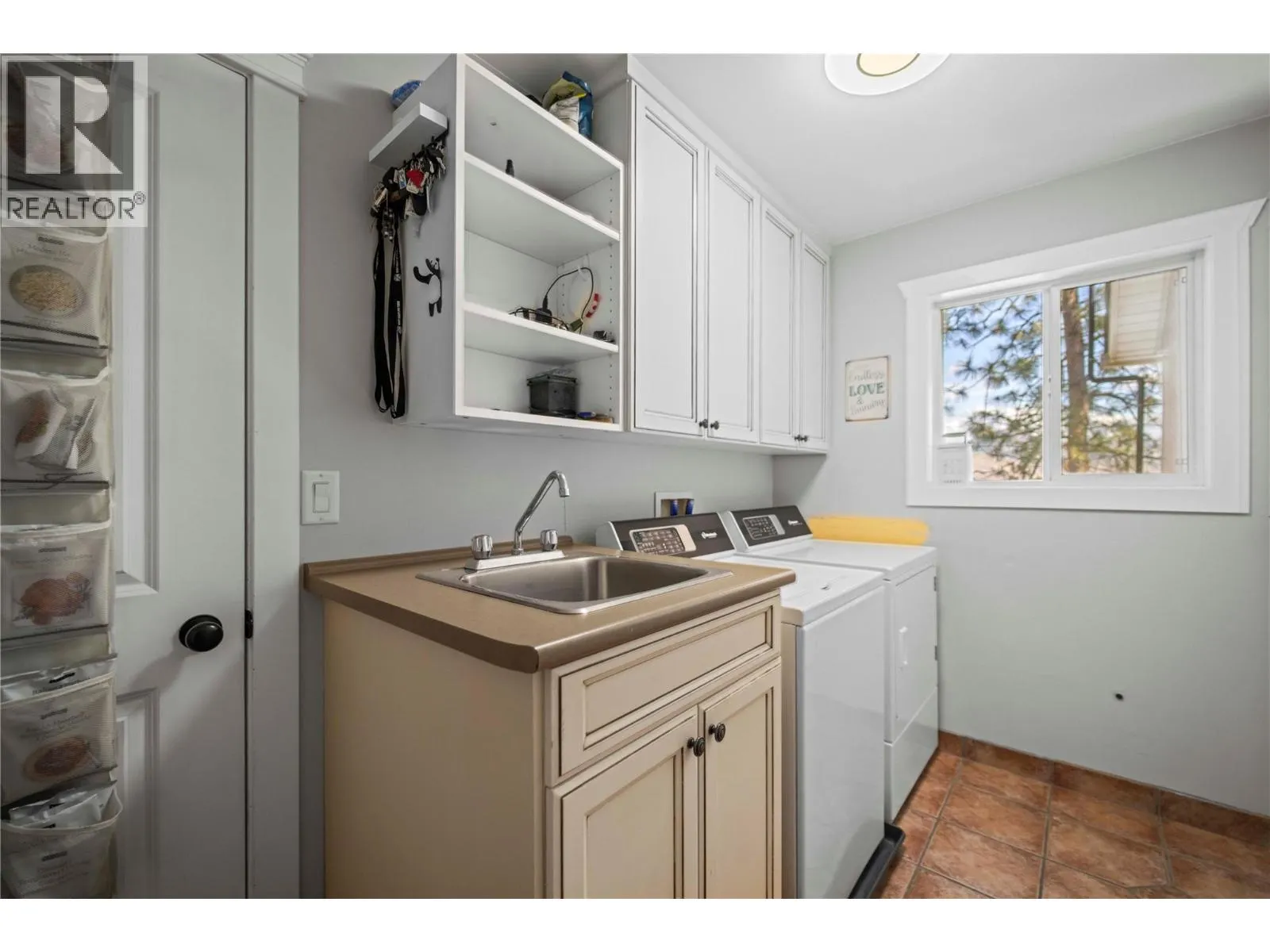 1548 ASSINIBOINE Road