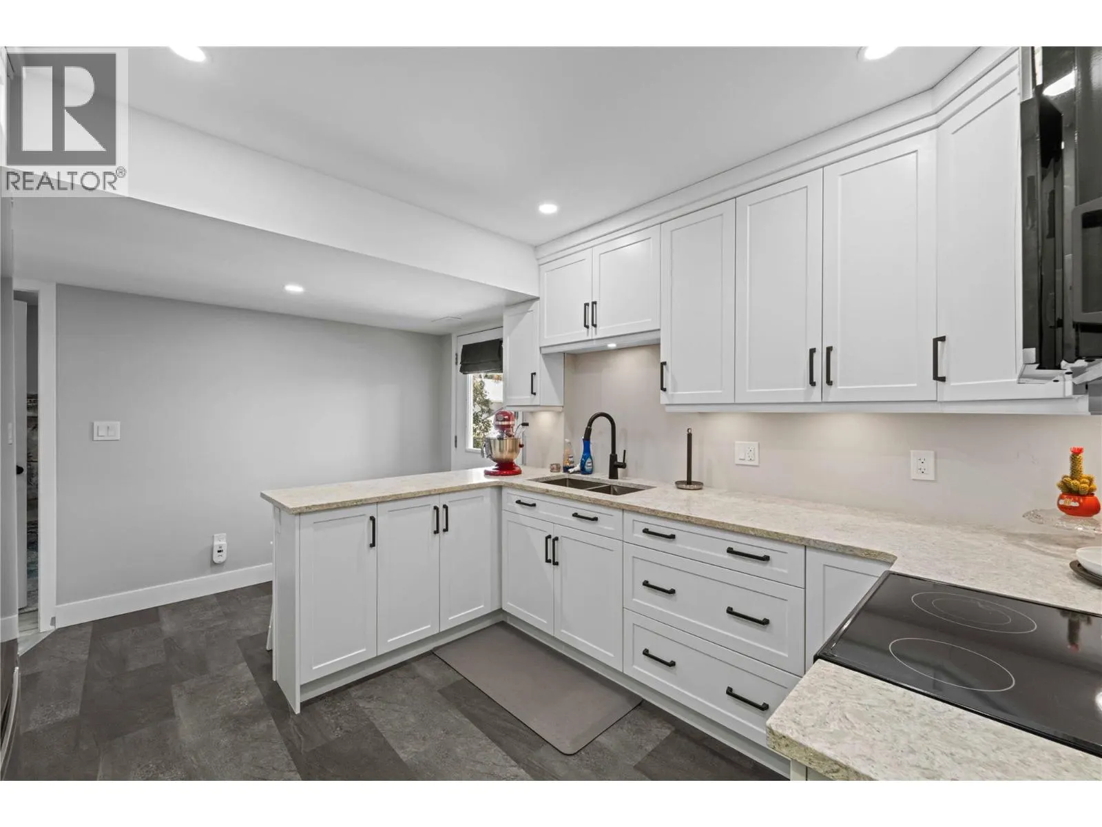 1548 ASSINIBOINE Road