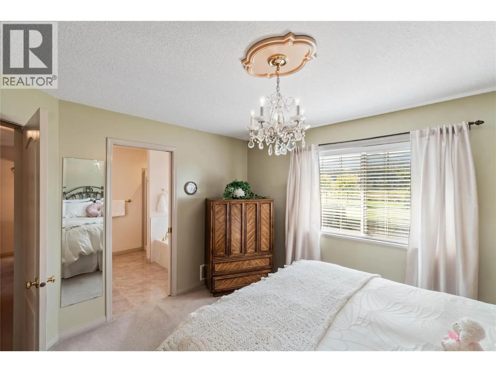 3689 Navatanee Drive