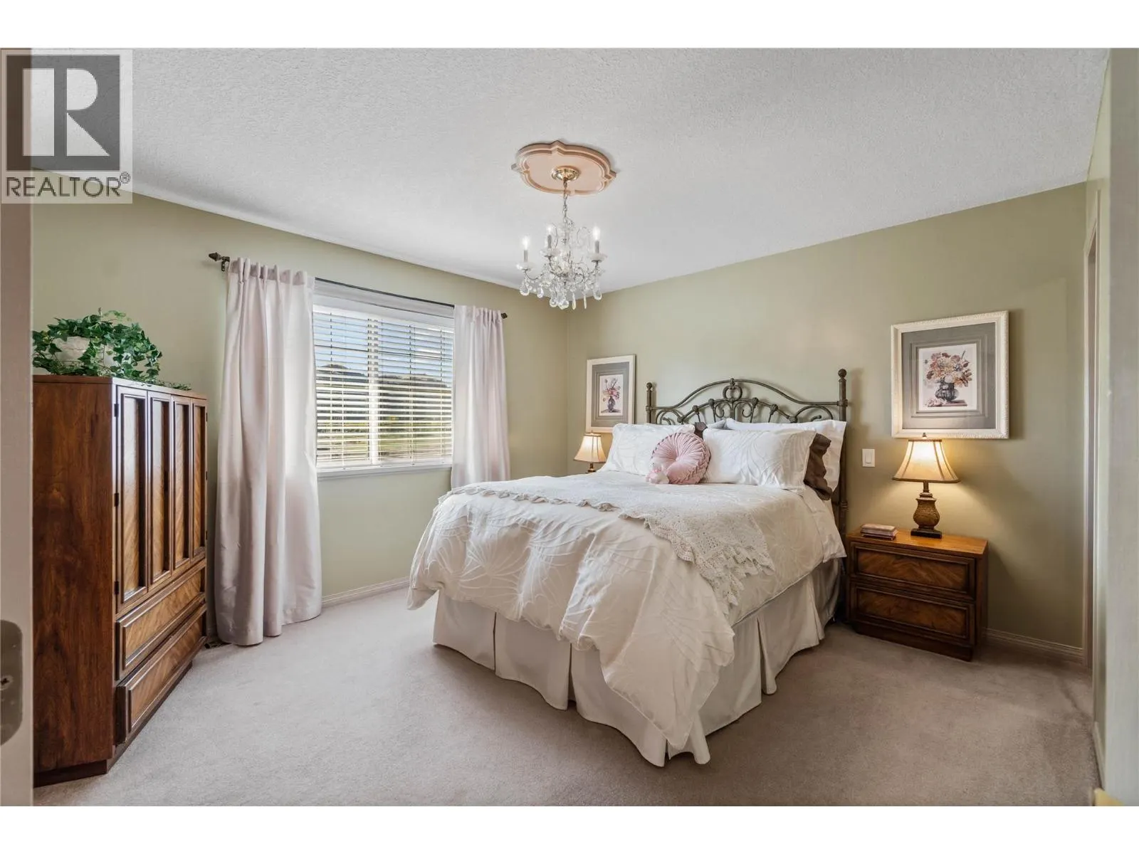 3689 Navatanee Drive