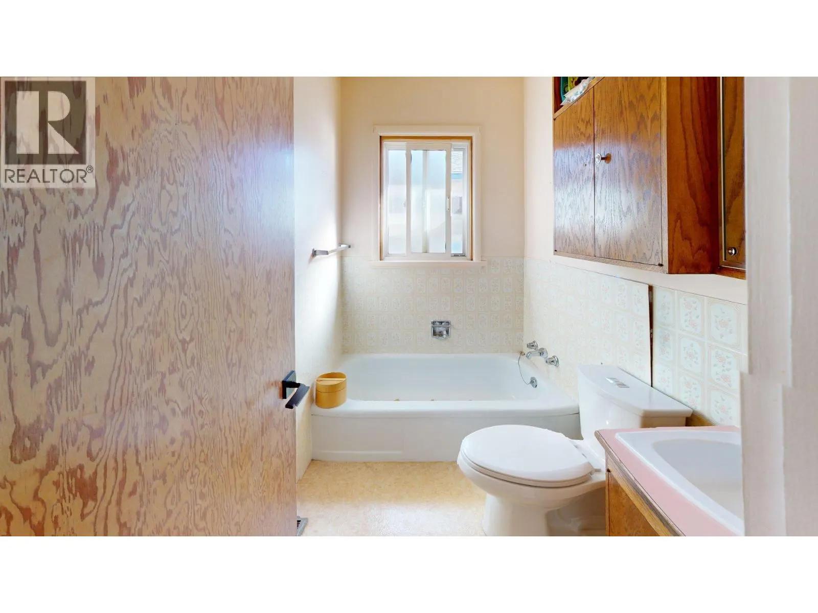 3130 Iris Crescent