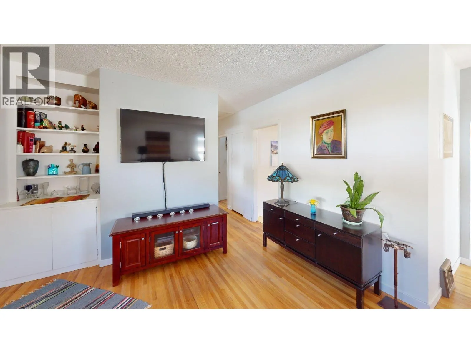 3130 Iris Crescent