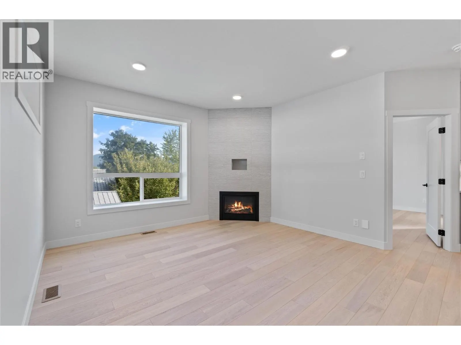 1840 10 Street SW Unit# 9