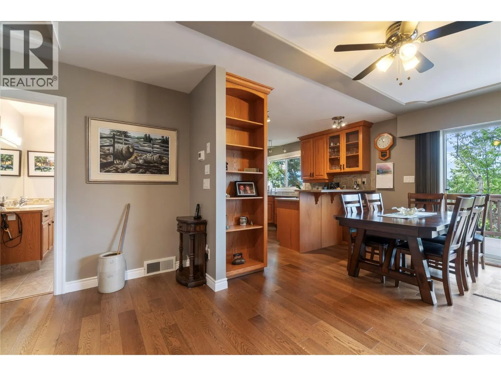 1961 17 Street NE