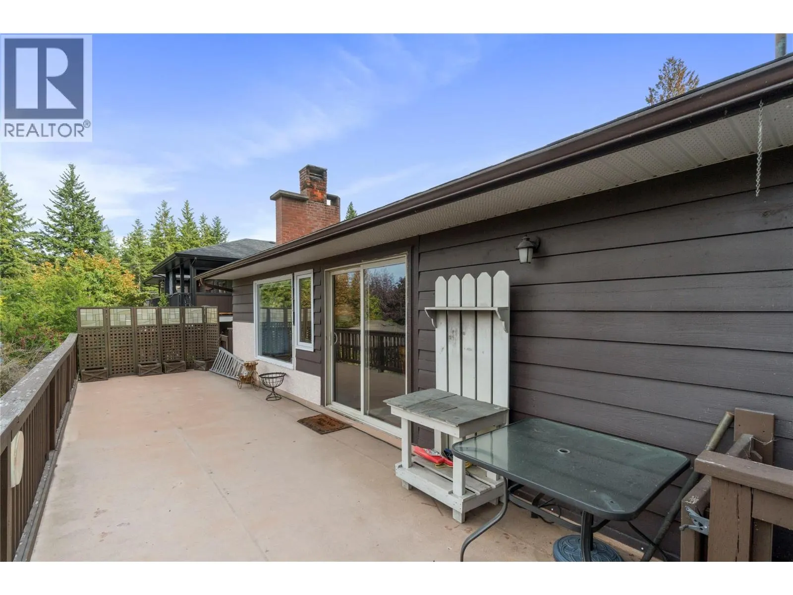 1961 17 Street NE