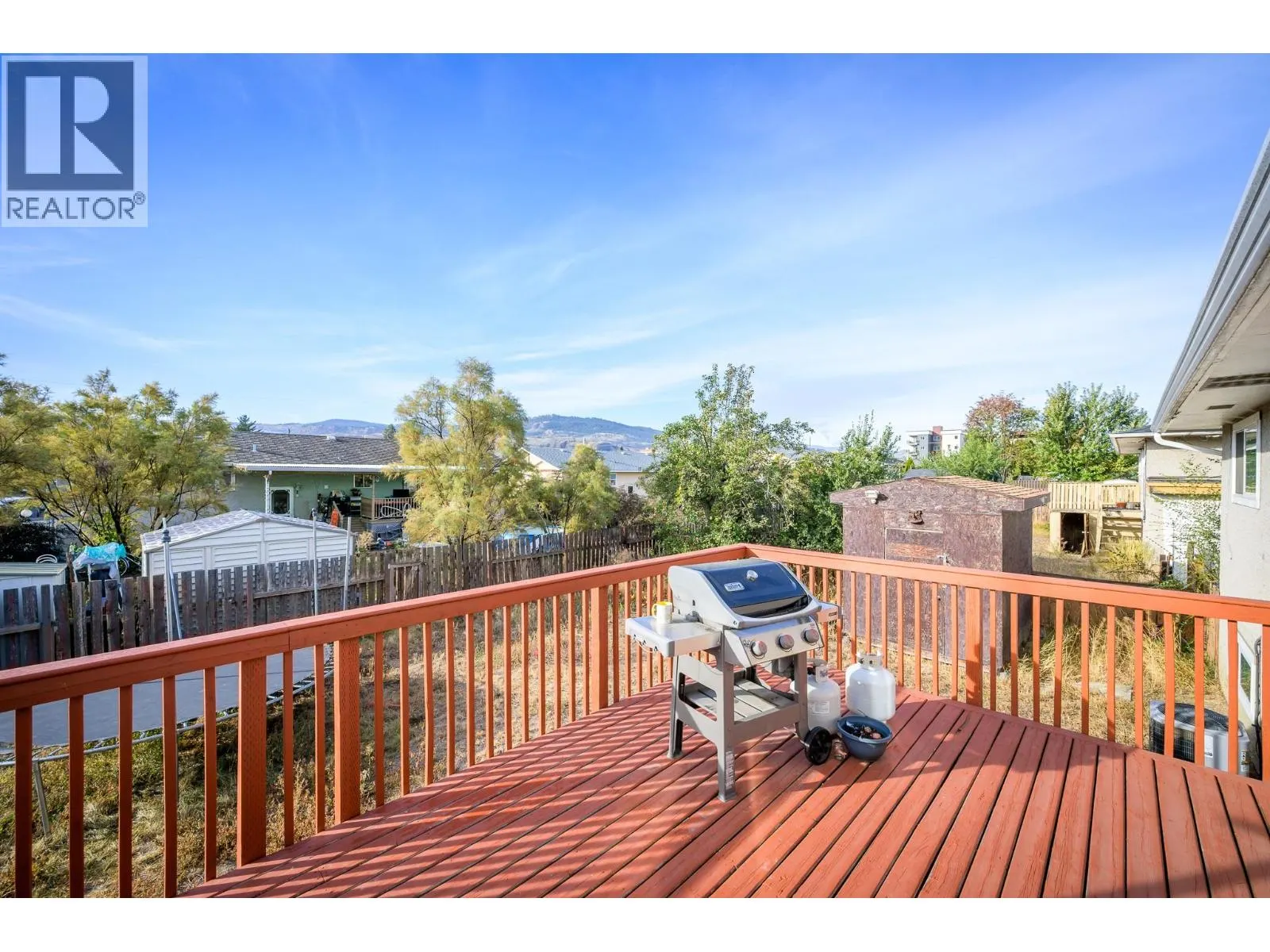 651 ALBERNI Avenue