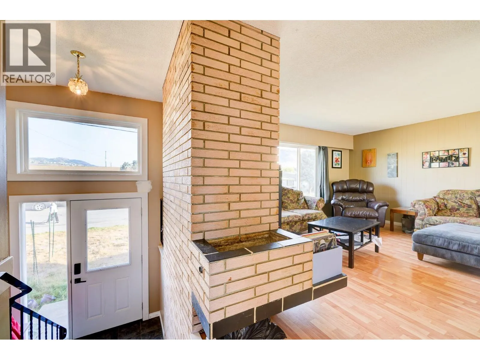 651 ALBERNI Avenue