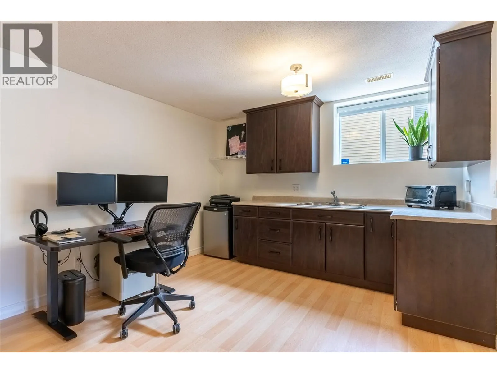 1940 HILLSIDE Drive Unit# 30