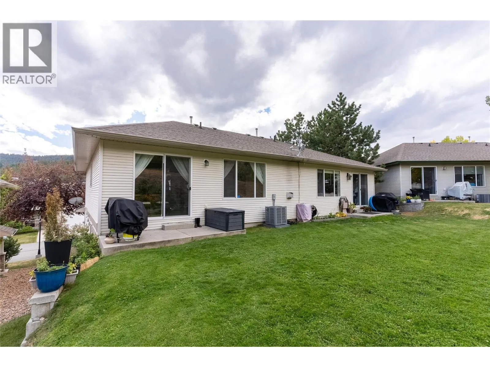 1940 HILLSIDE Drive Unit# 30