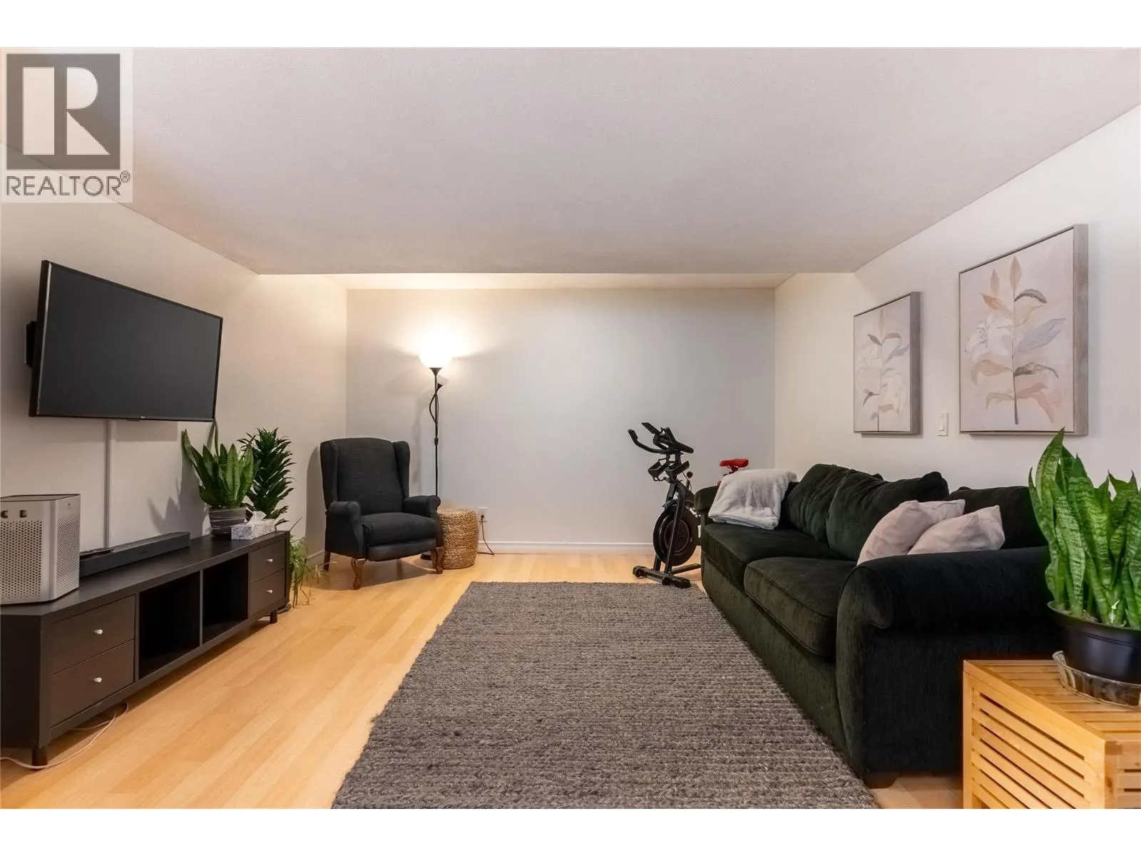 1940 HILLSIDE Drive Unit# 30