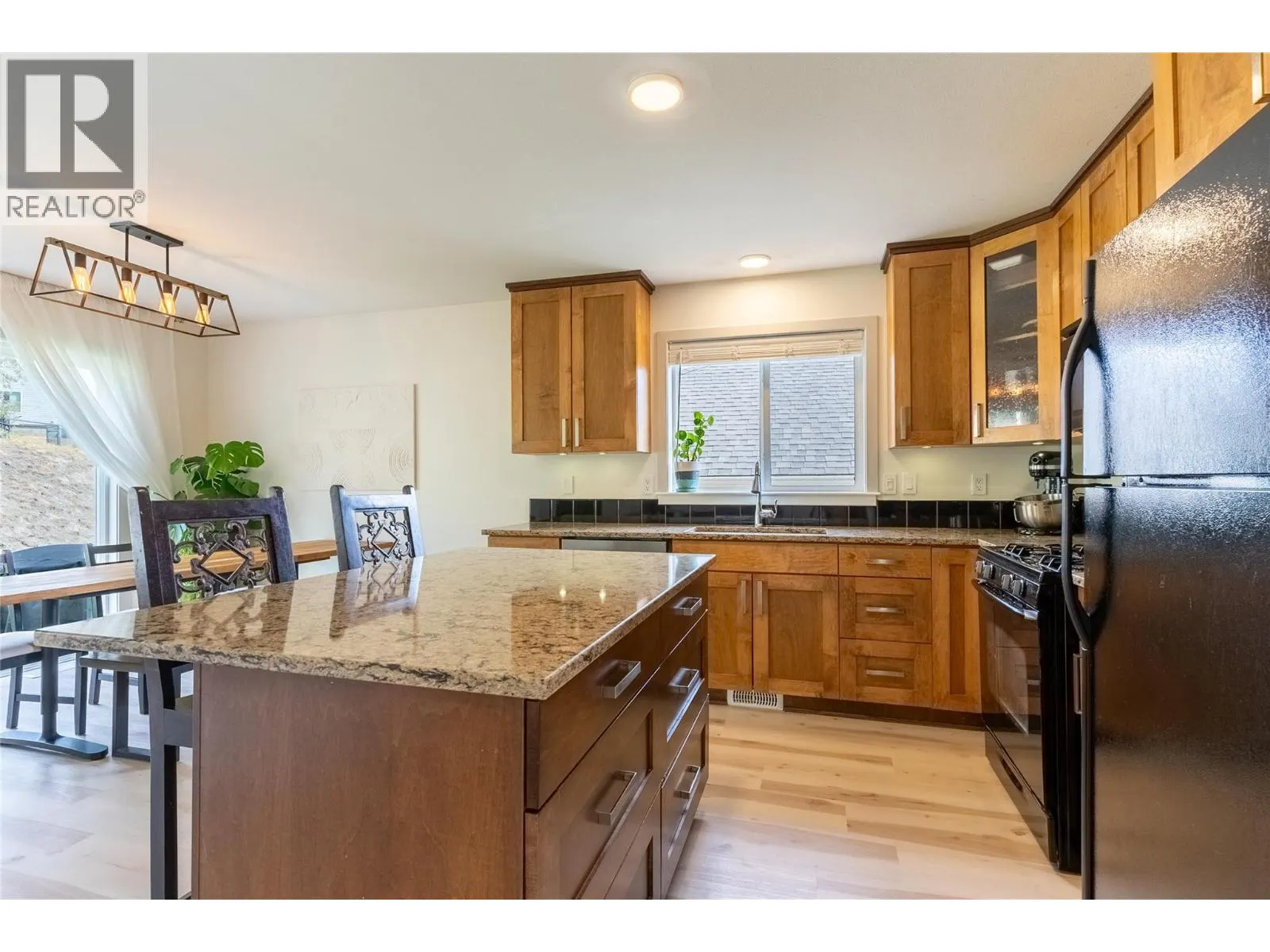 1940 HILLSIDE Drive Unit# 30