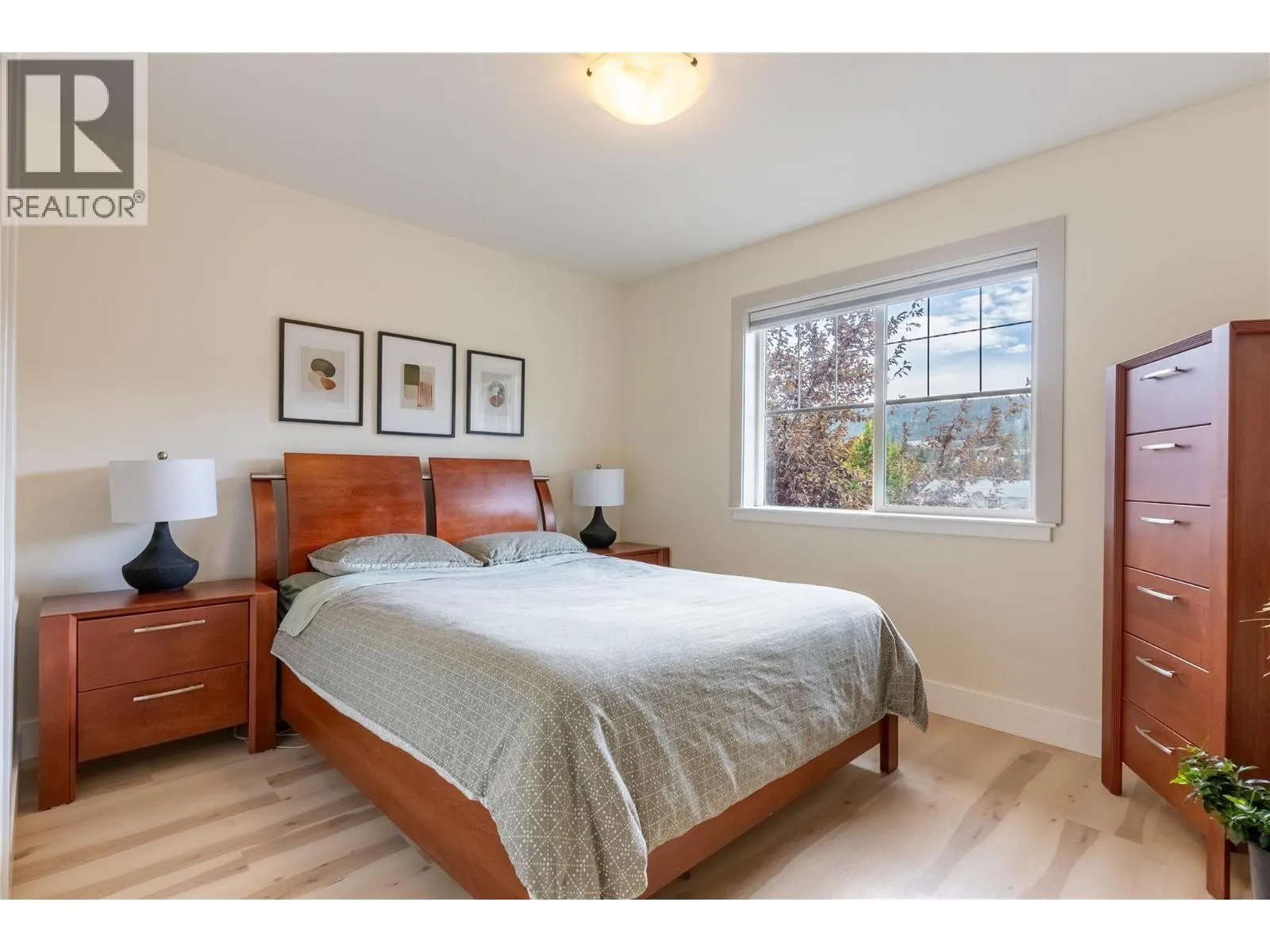 1940 HILLSIDE Drive Unit# 30