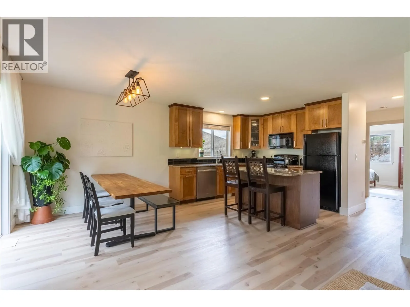1940 HILLSIDE Drive Unit# 30