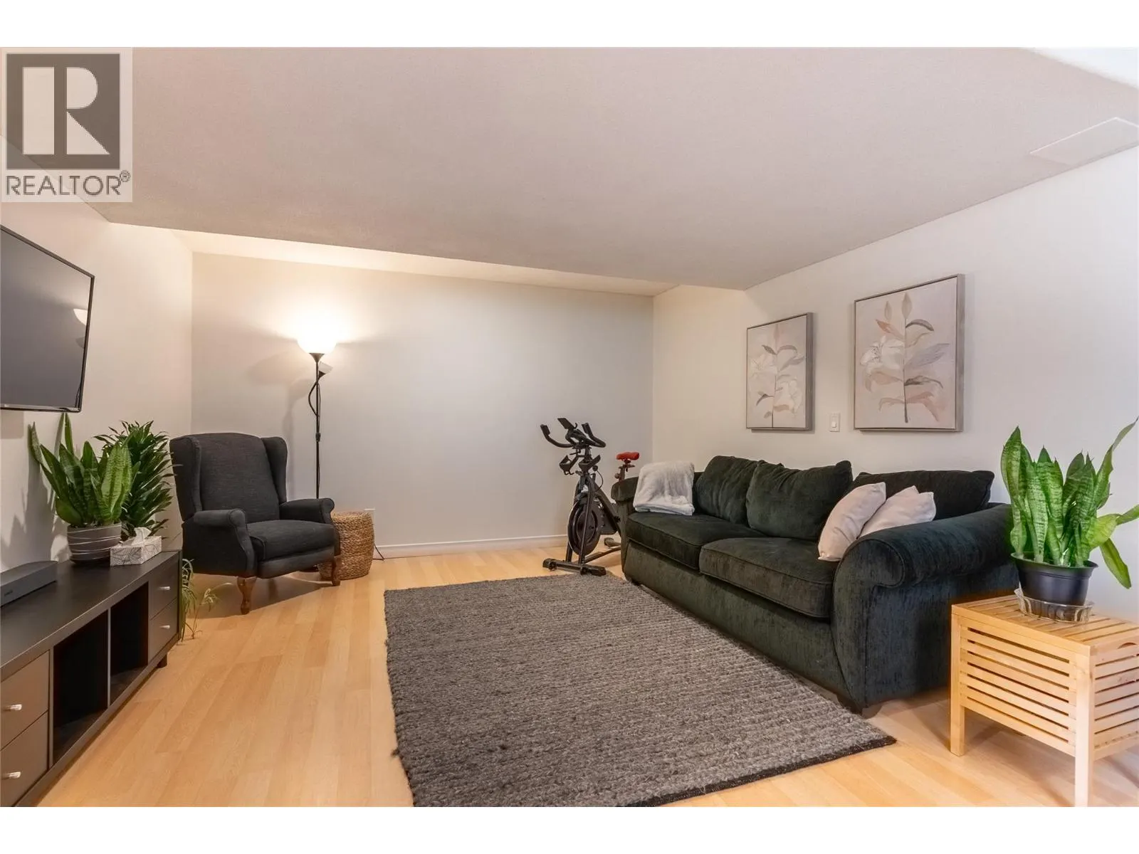 1940 HILLSIDE Drive Unit# 30