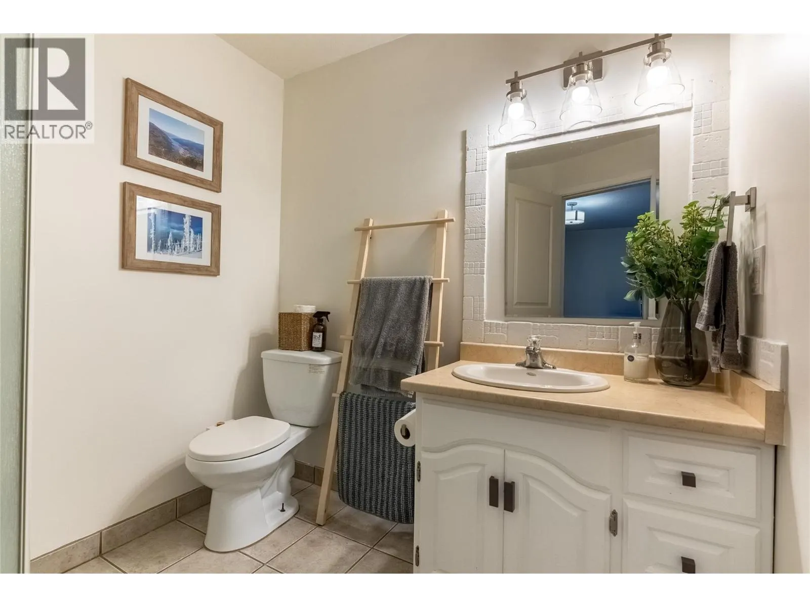 1940 HILLSIDE Drive Unit# 30