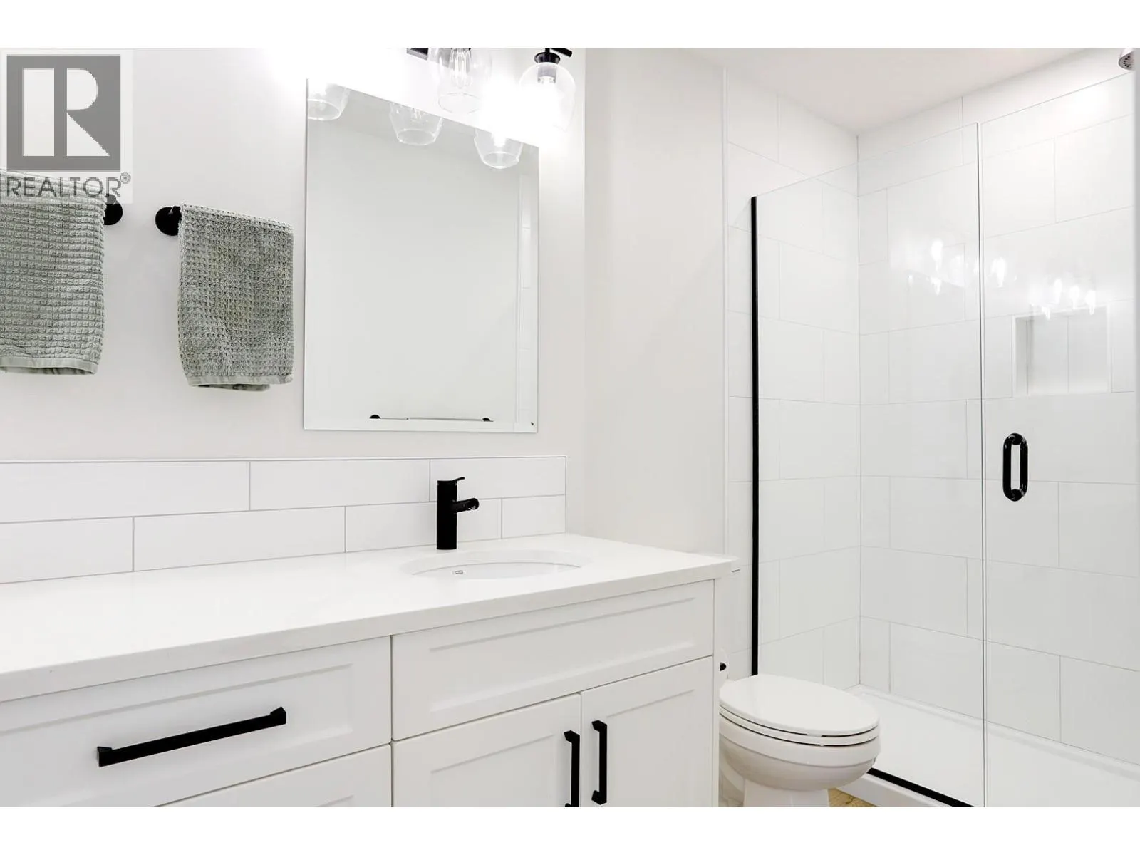 1999 15 Avenue Unit# 11