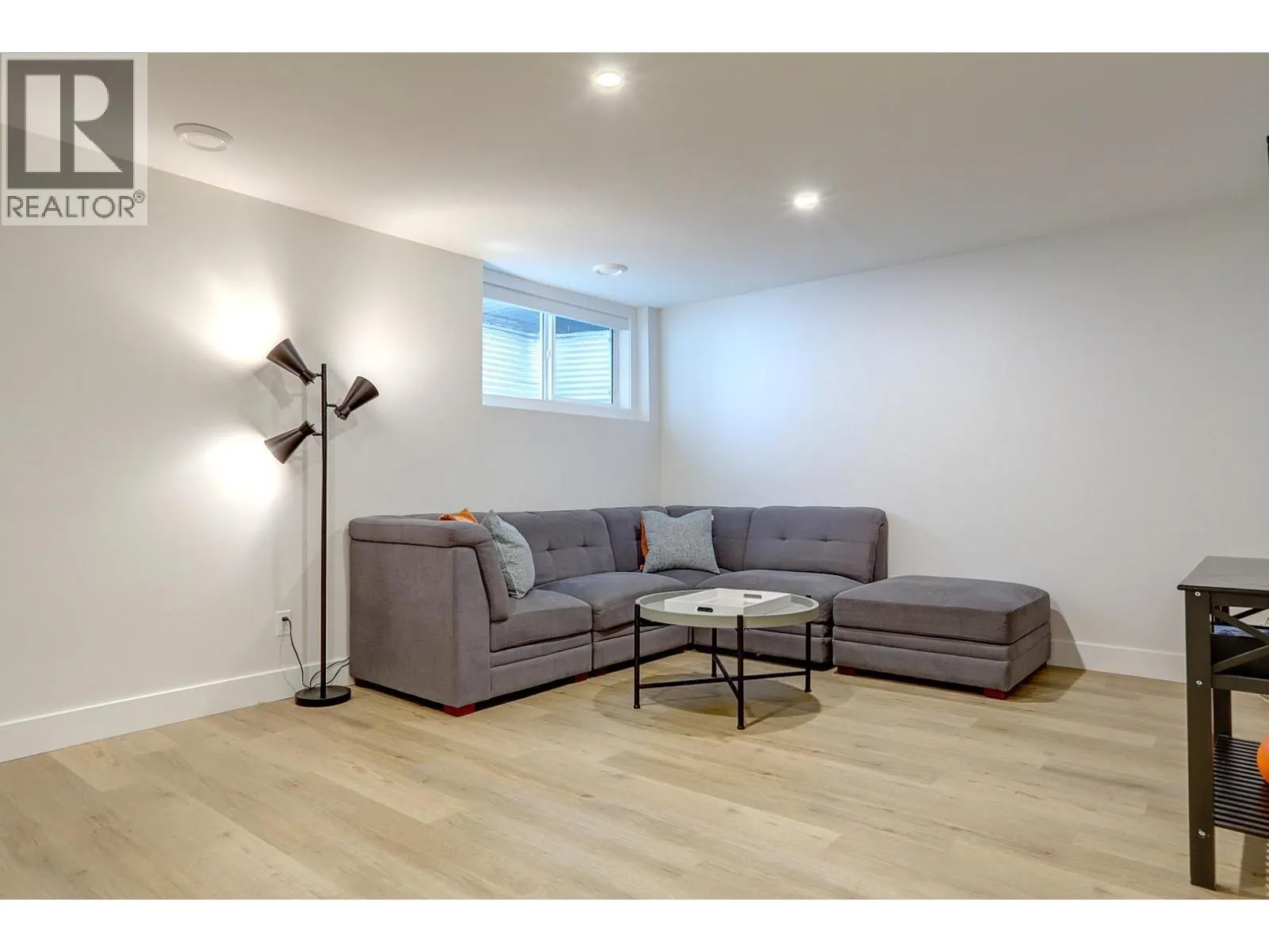 1999 15 Avenue Unit# 11