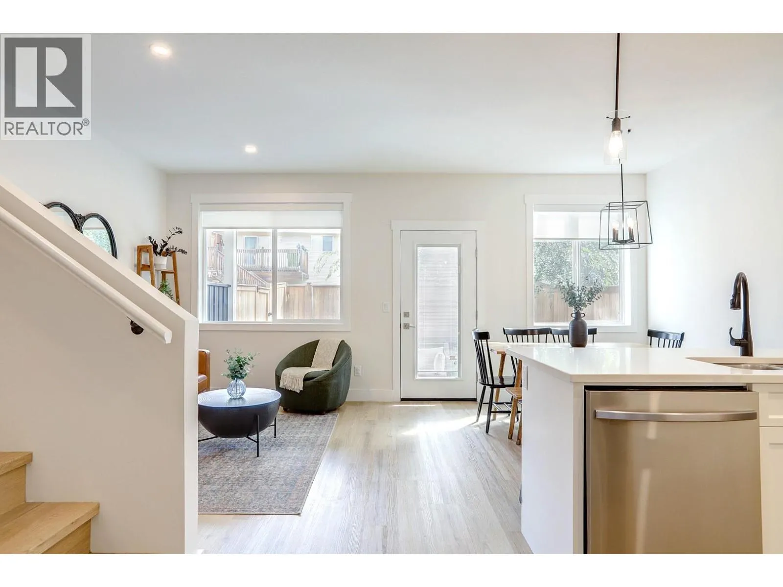 1999 15 Avenue Unit# 11