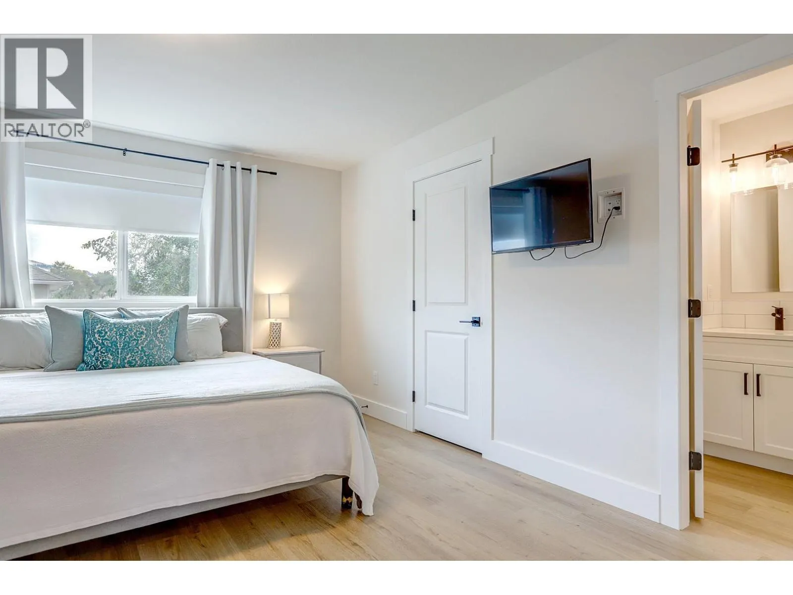 1999 15 Avenue Unit# 11