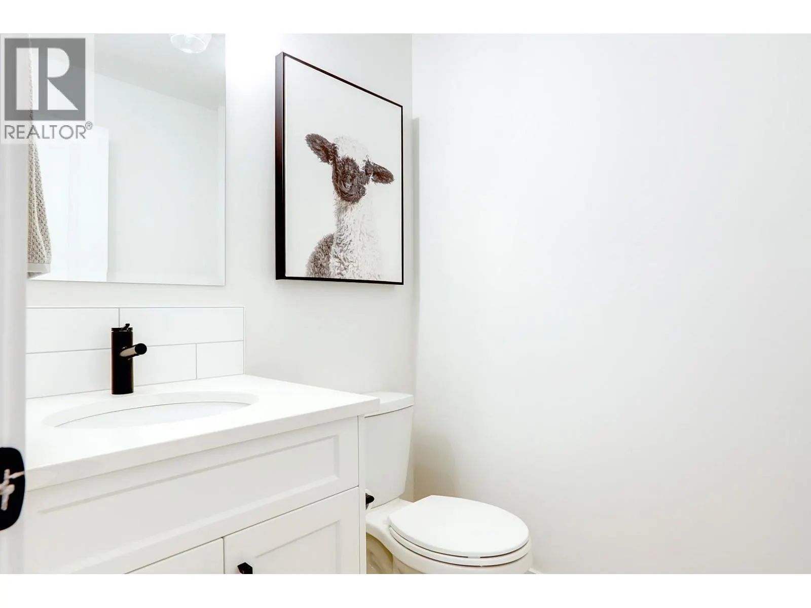 1999 15 Avenue Unit# 11