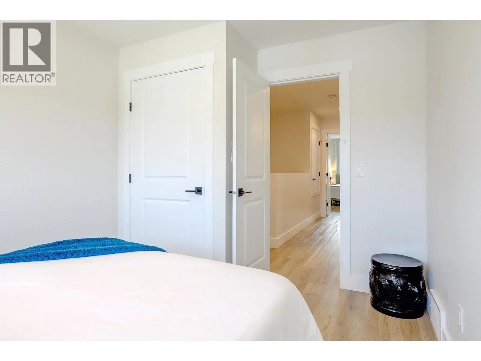 1999 15 Avenue Unit# 11