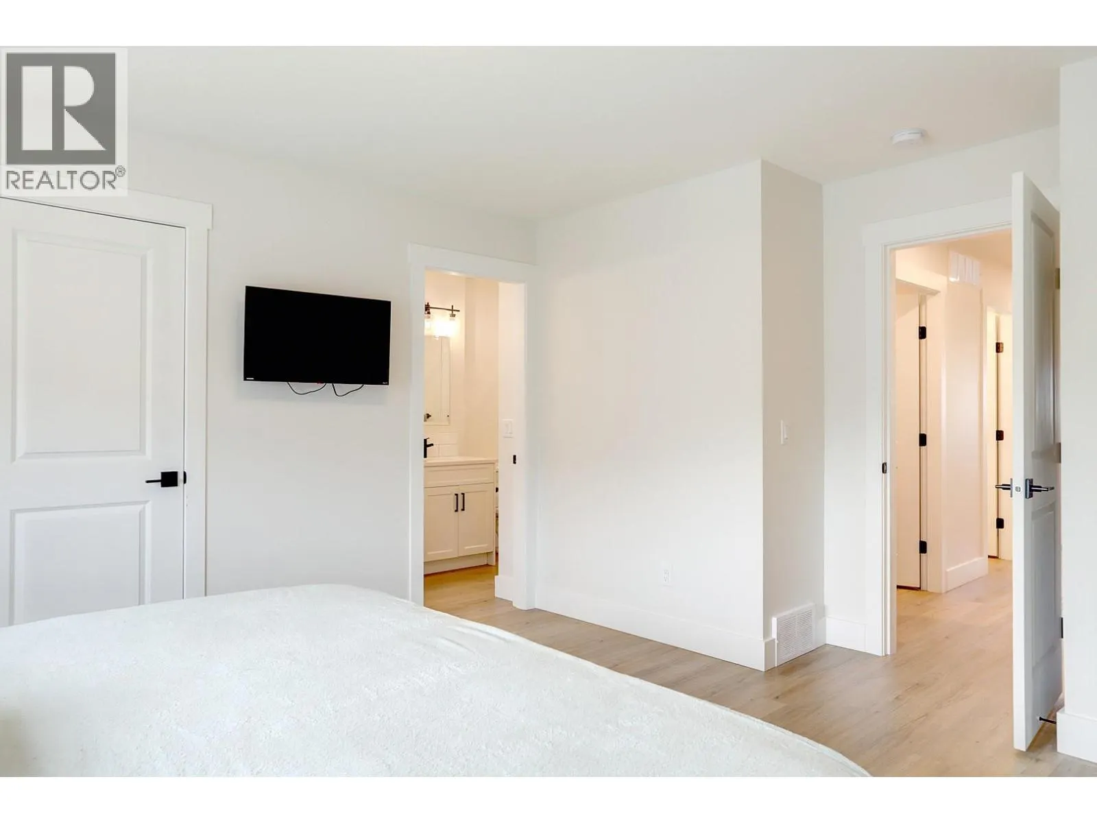 1999 15 Avenue Unit# 11