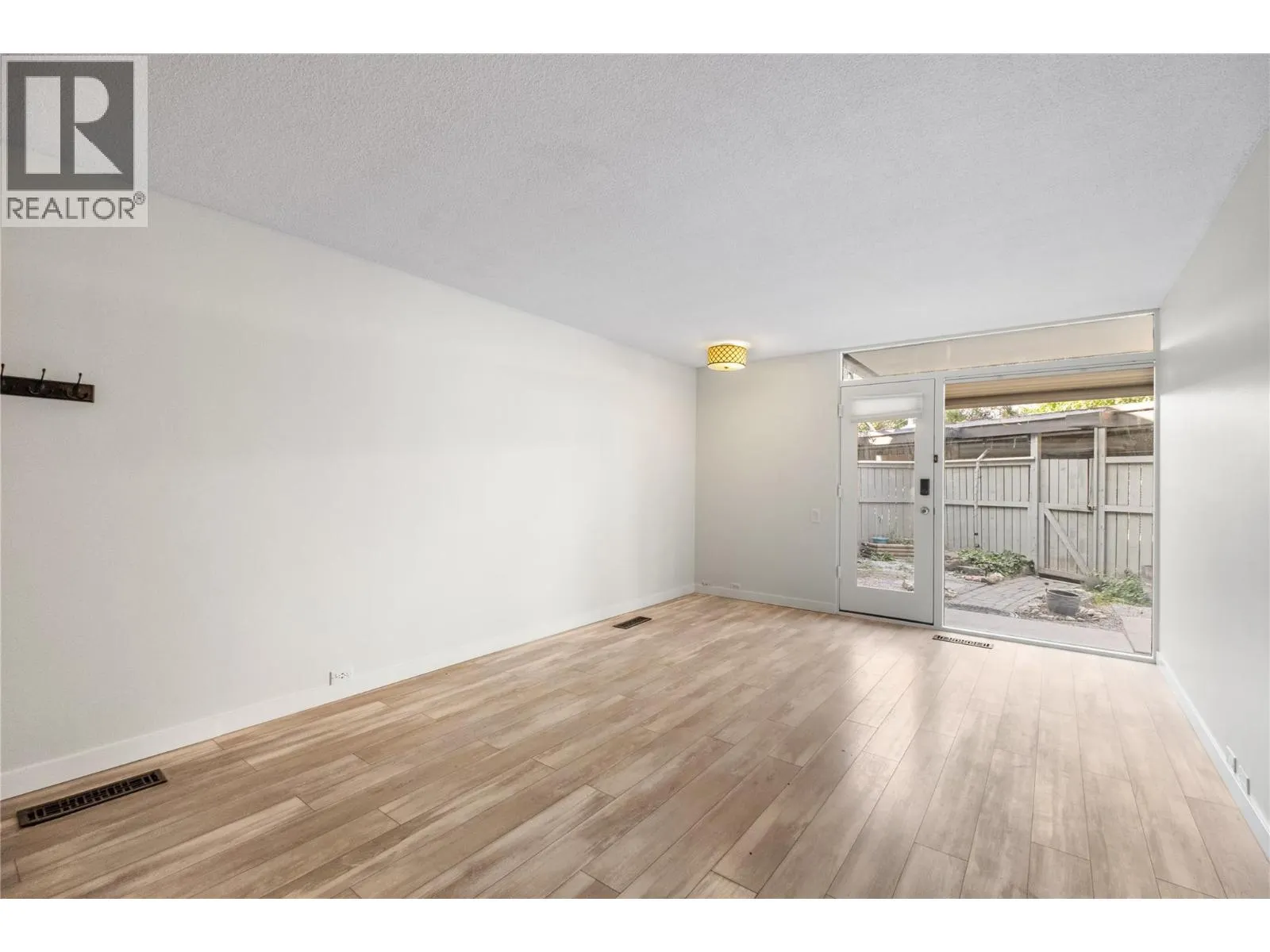 353 Boyce Crescent Unit# 14