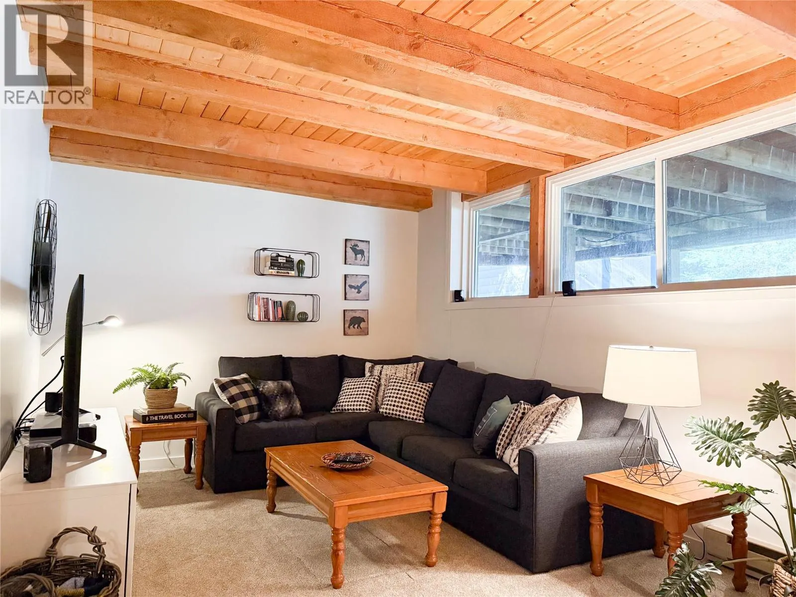 2094 PANORAMA Drive
