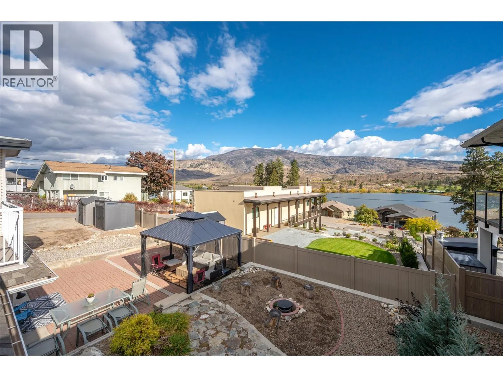 6764 LAKESIDE Drive