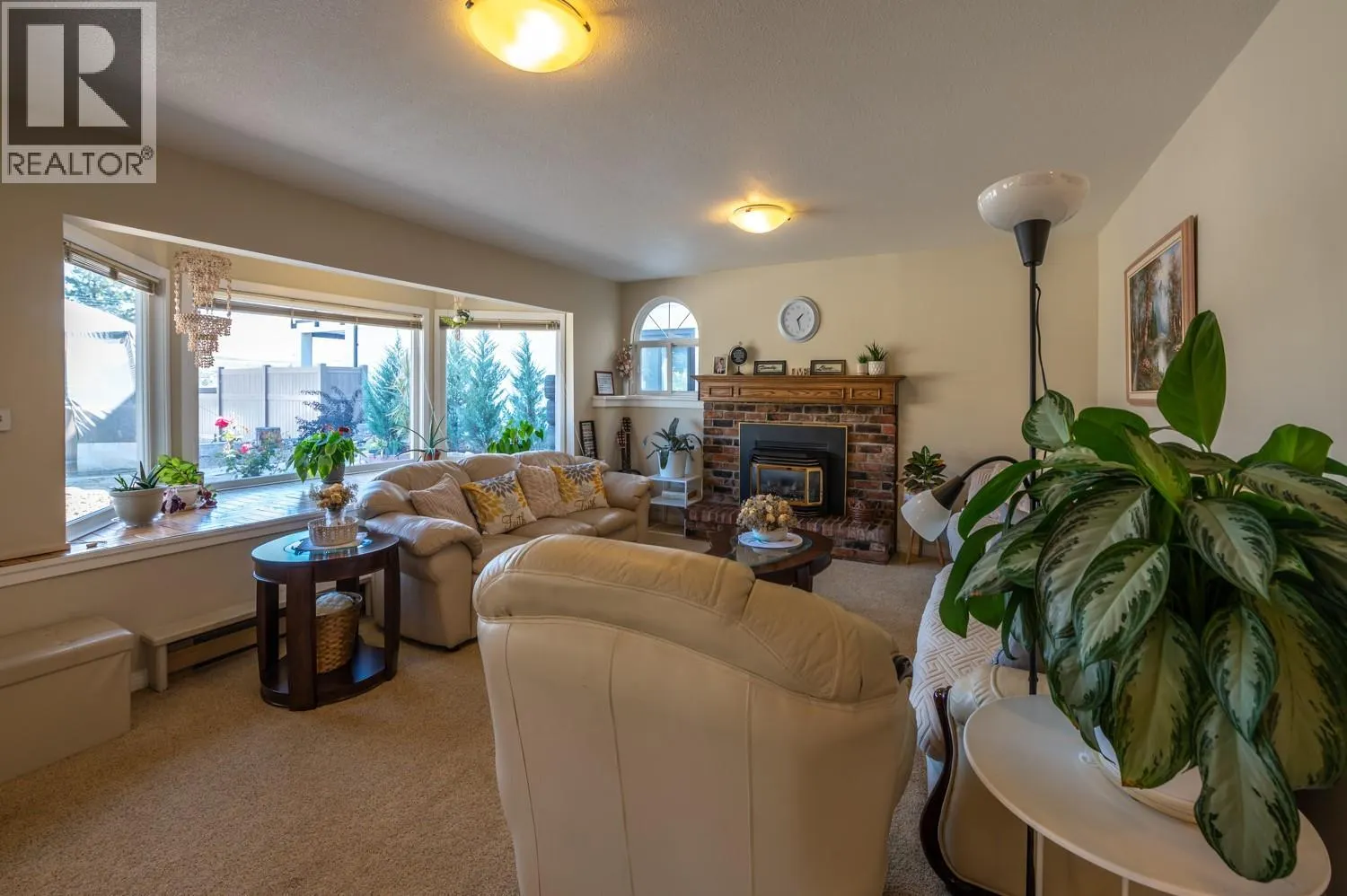 6764 LAKESIDE Drive