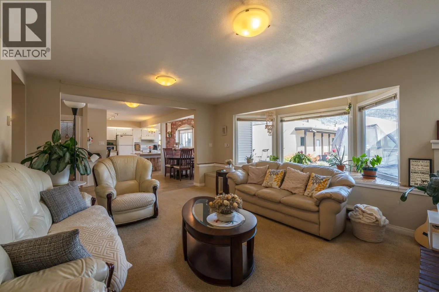 6764 LAKESIDE Drive