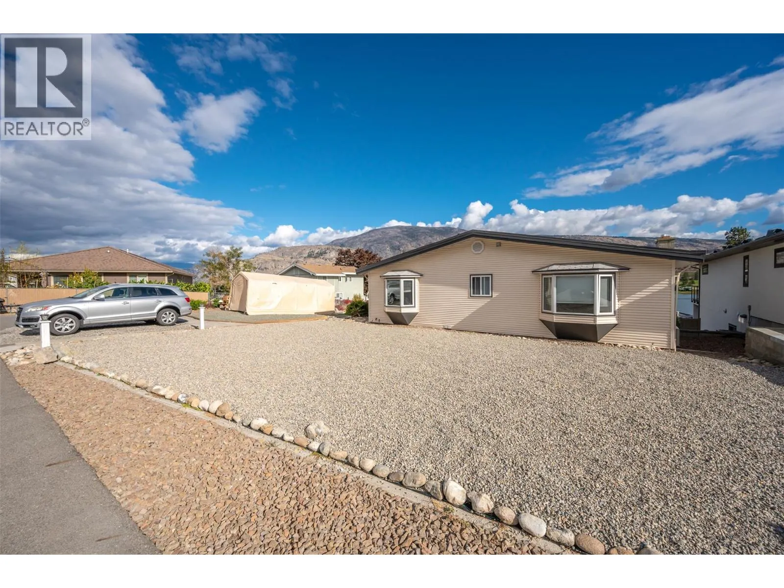 6764 LAKESIDE Drive