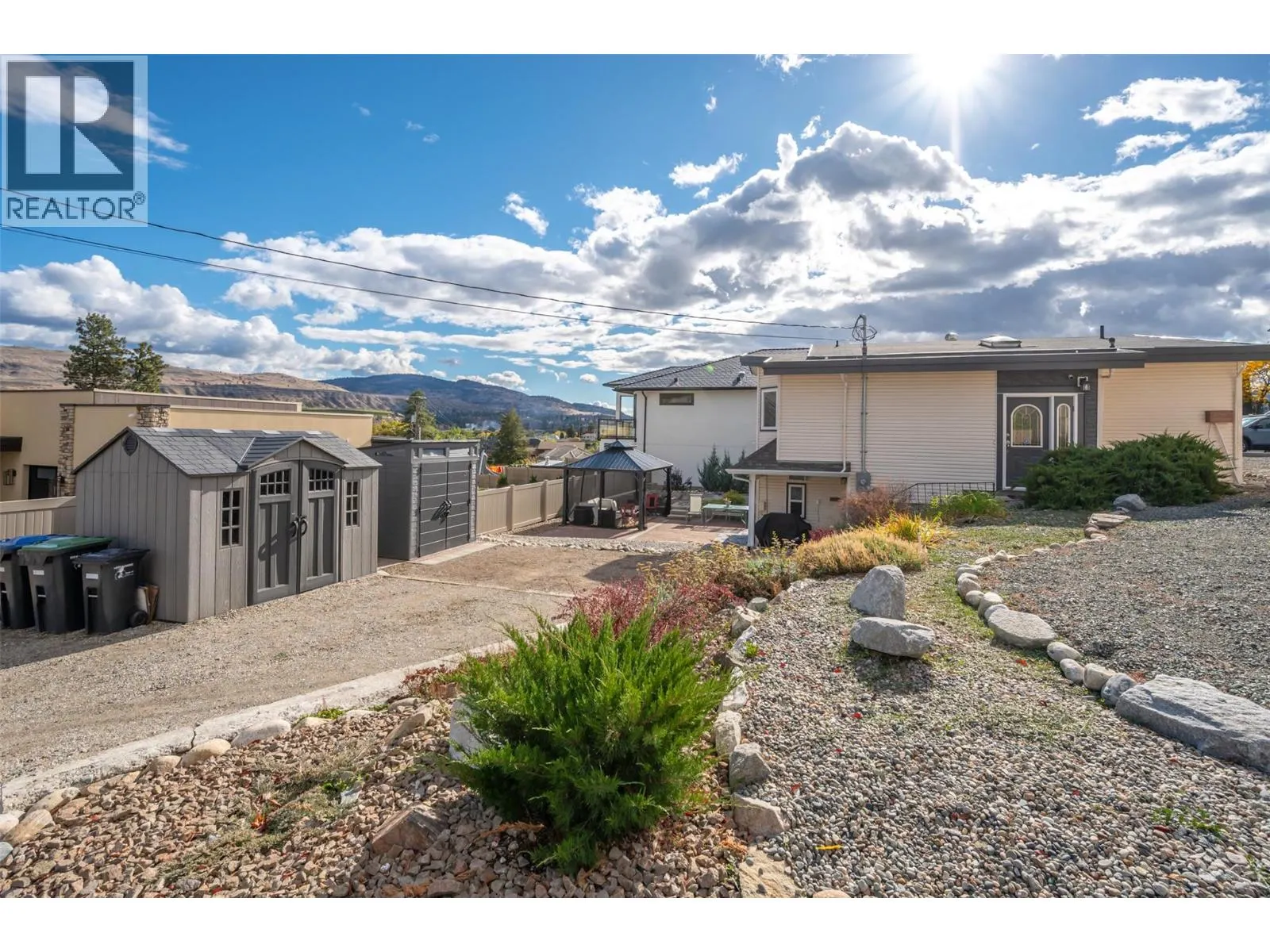 6764 LAKESIDE Drive