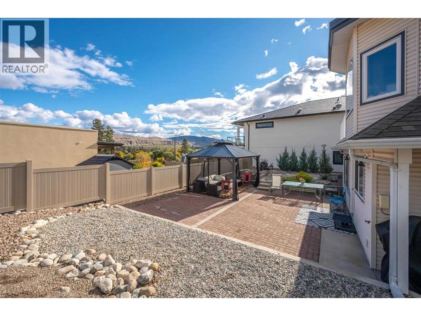 6764 LAKESIDE Drive