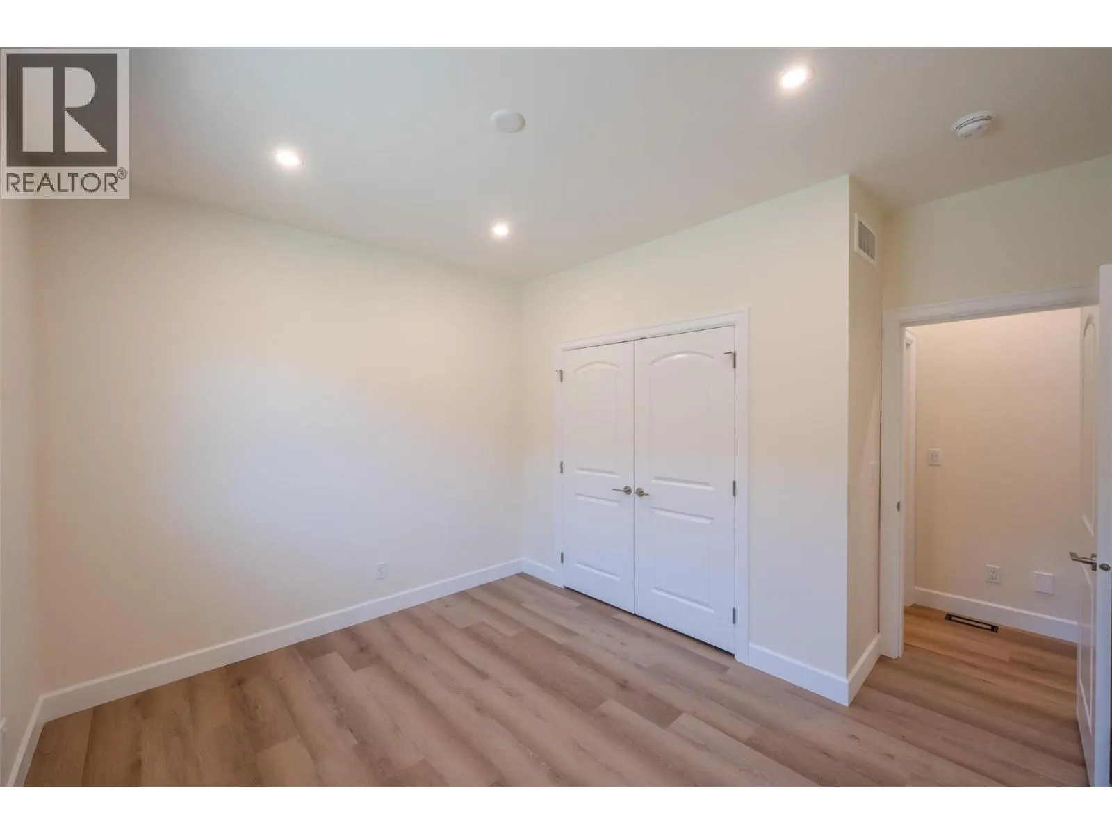 255 BENTGRASS Avenue