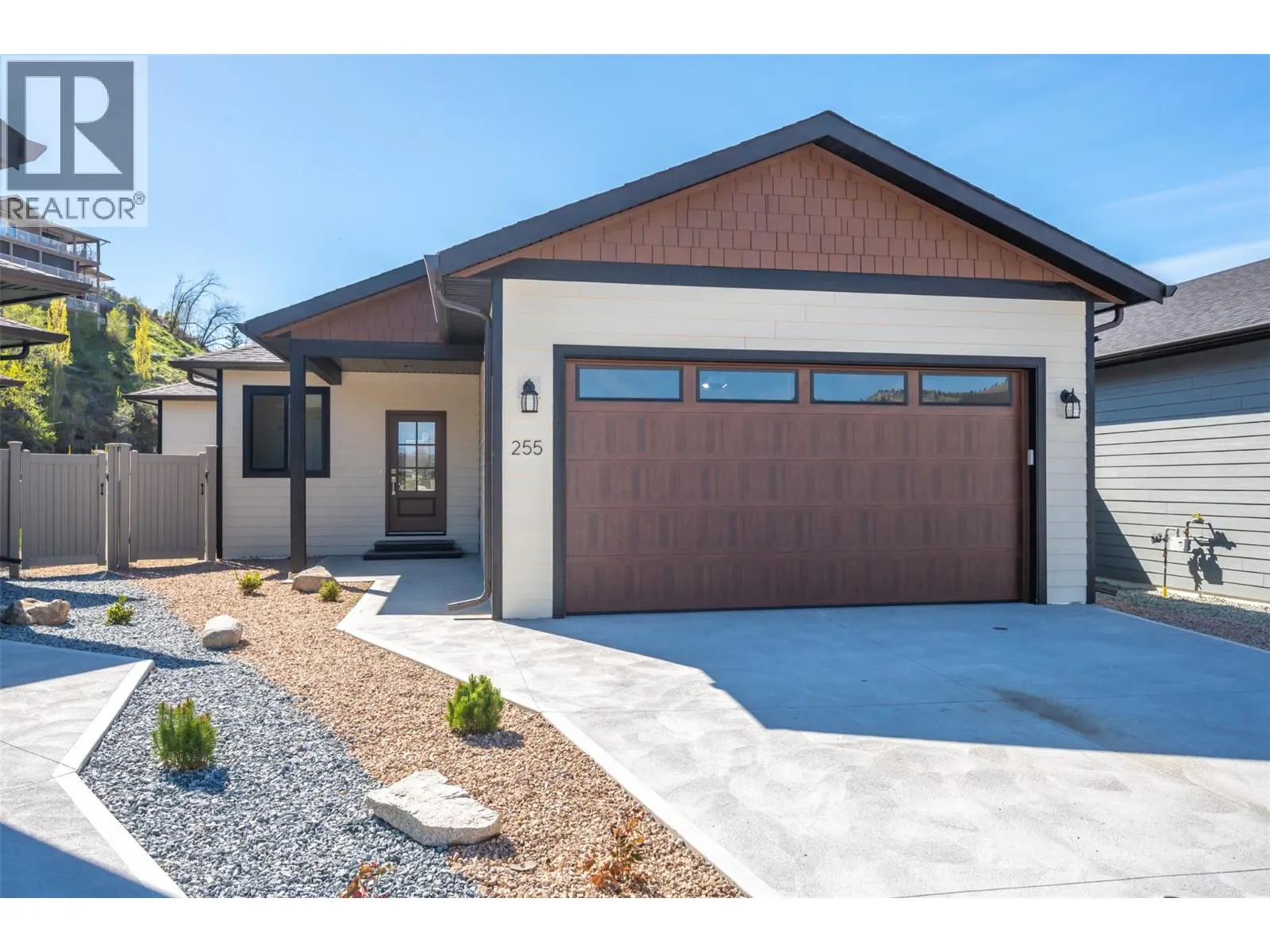 255 BENTGRASS Avenue